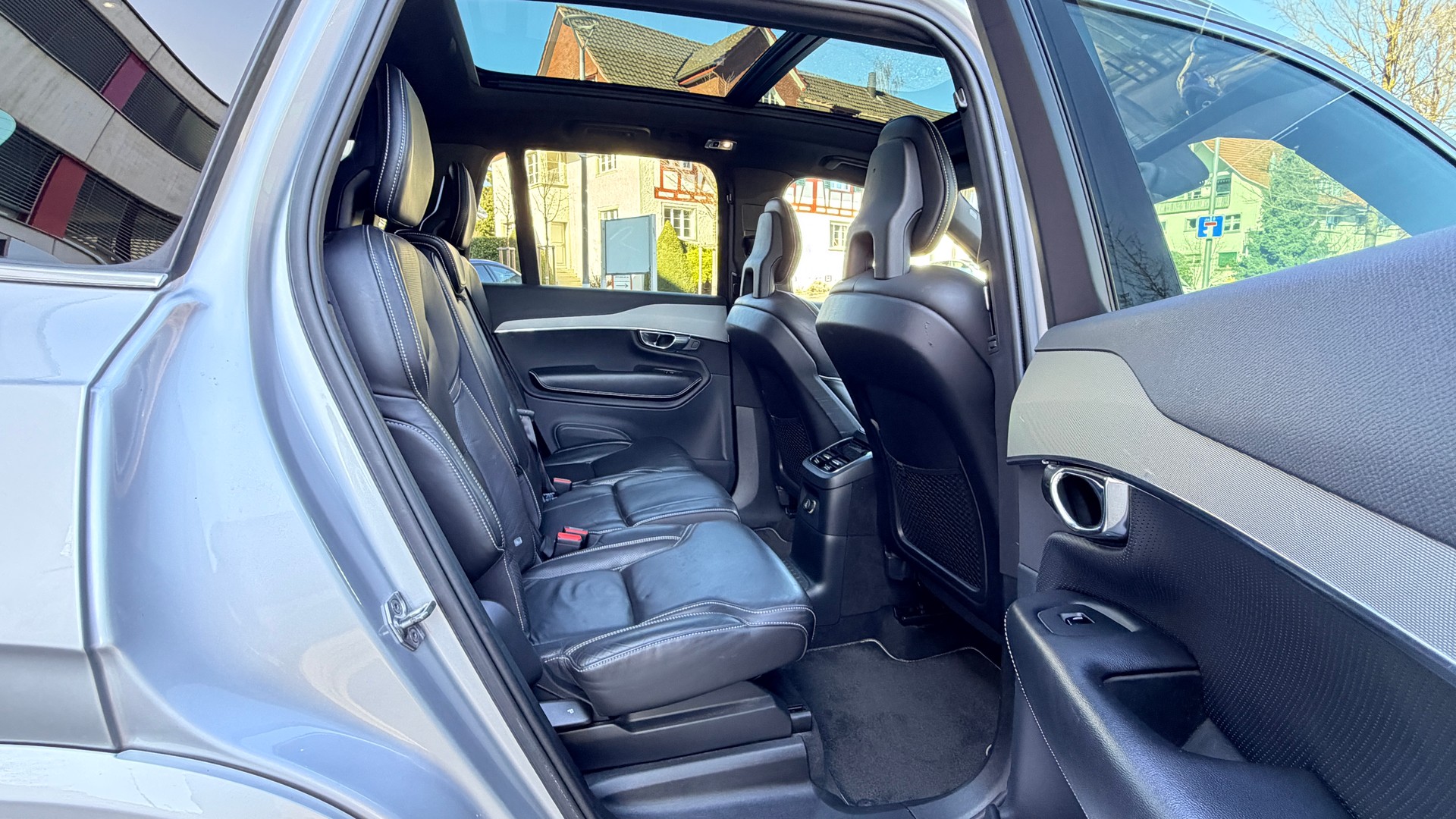 VOLVO XC90 T8 AWD R-Design Geartronic-image-11