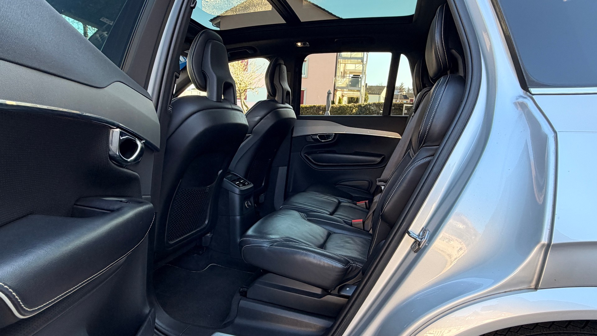 VOLVO XC90 T8 AWD R-Design Geartronic-image-9