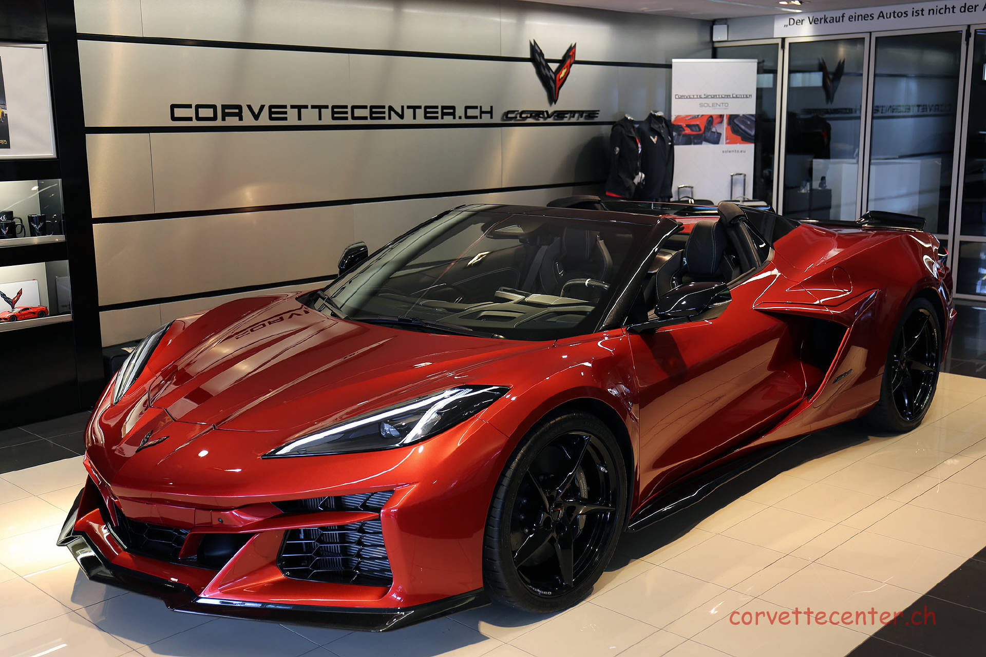 CHEVROLET Corvette E-Ray 3LZ Convertible-showroom-element-1