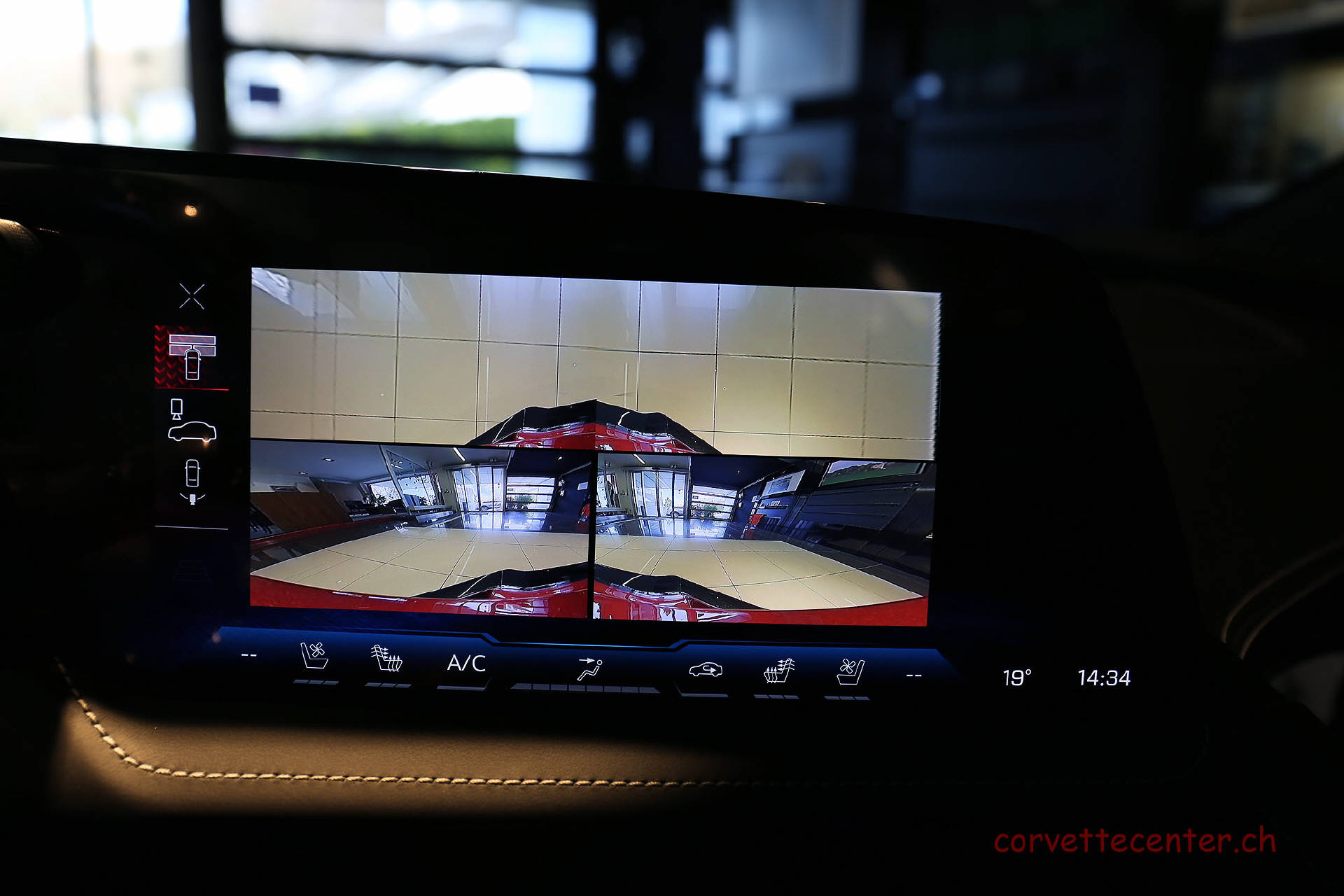 CHEVROLET Corvette E-Ray 3LZ Convertible-image-14