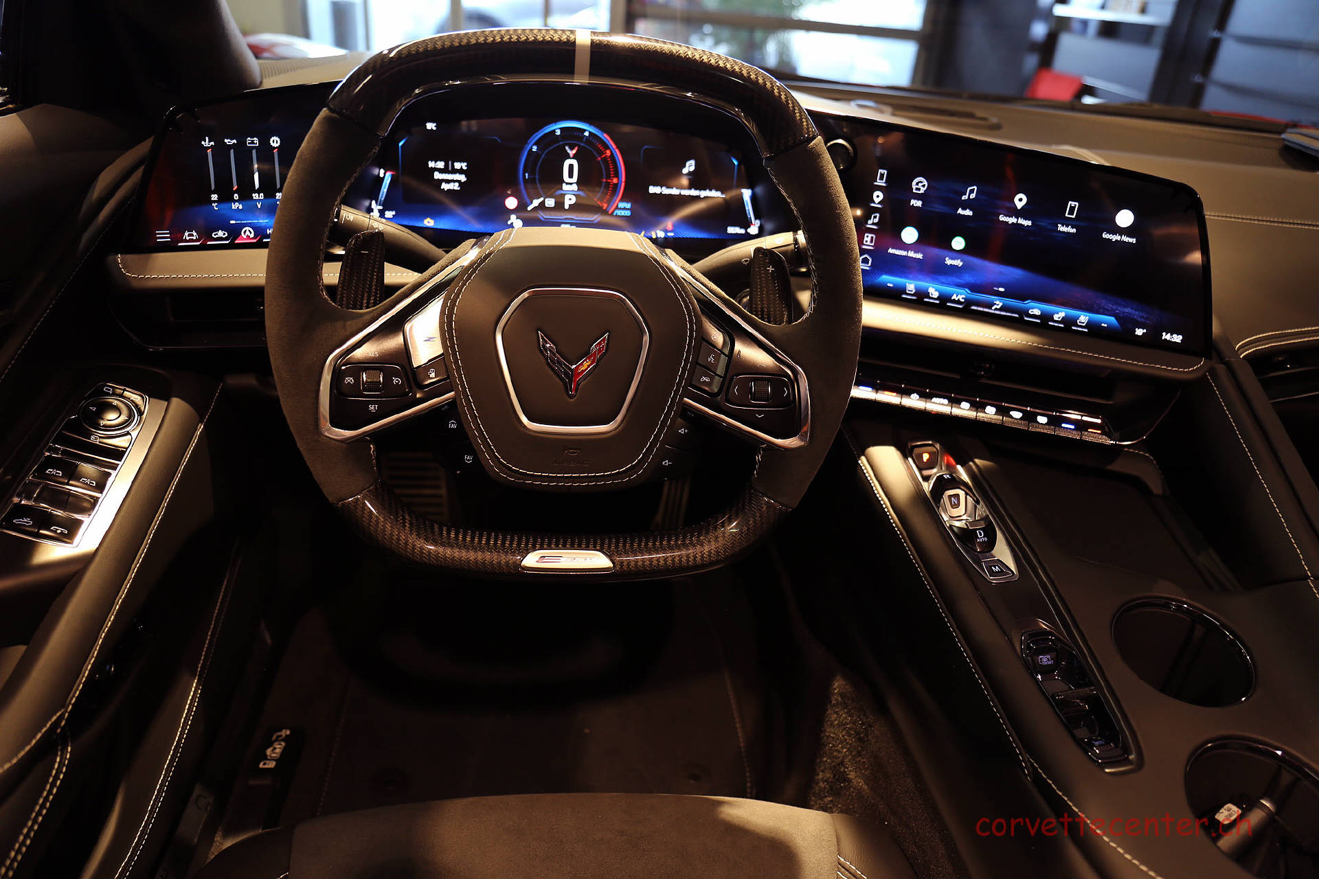 CHEVROLET Corvette E-Ray 3LZ Convertible-image-10