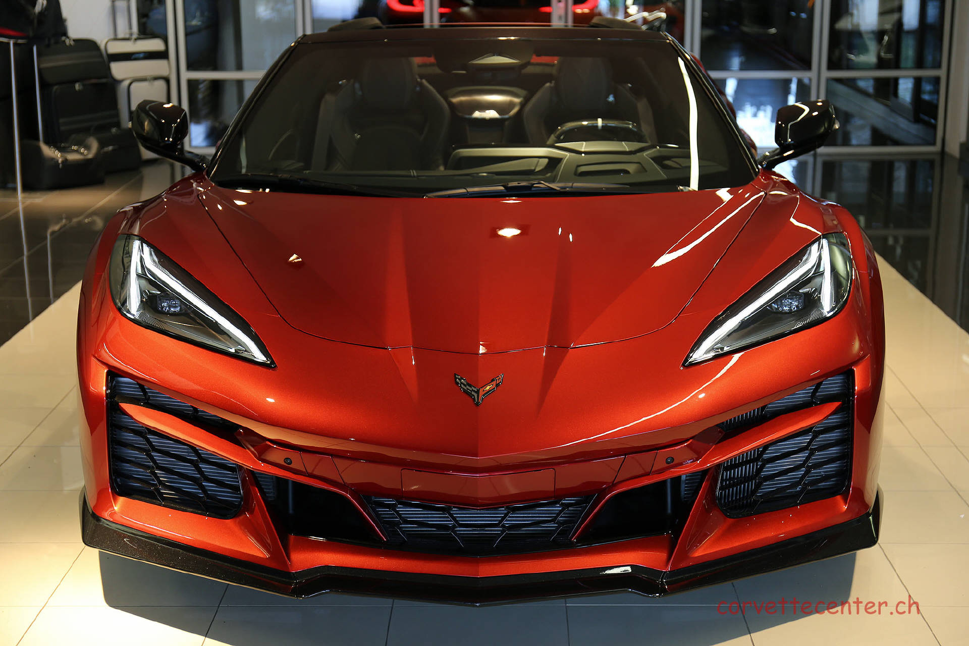 CHEVROLET Corvette E-Ray 3LZ Convertible-showroom-element-3