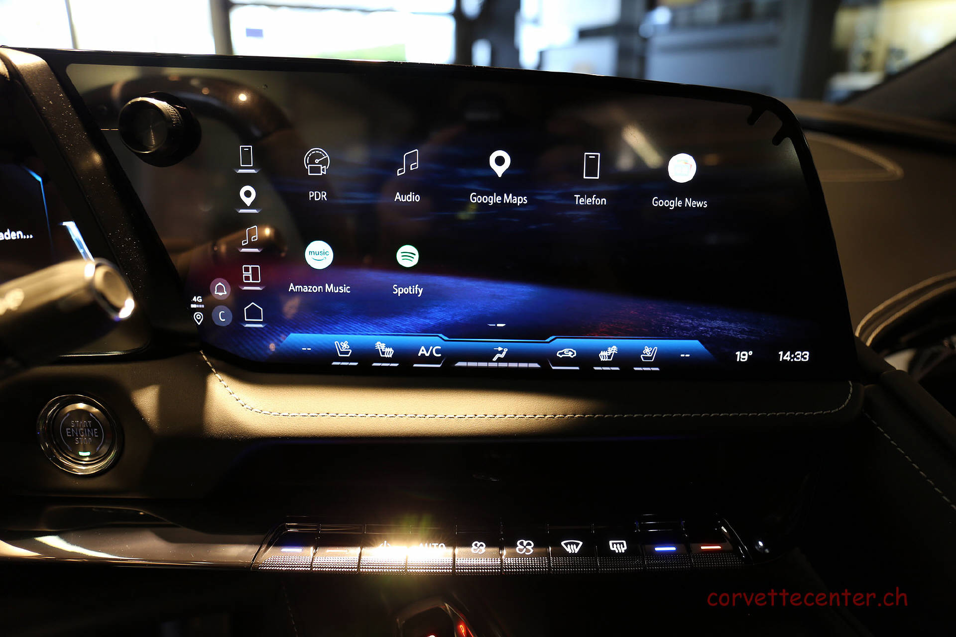 CHEVROLET Corvette E-Ray 3LZ Convertible-image-12