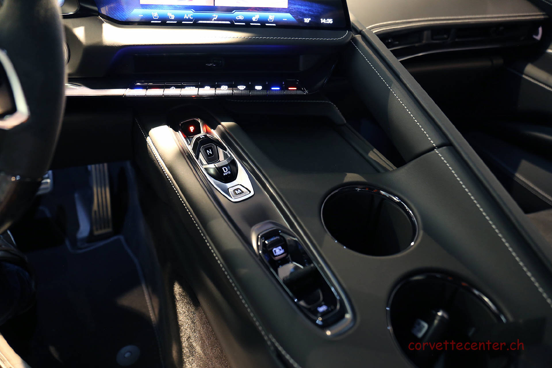 CHEVROLET Corvette E-Ray 3LZ Convertible-image-15