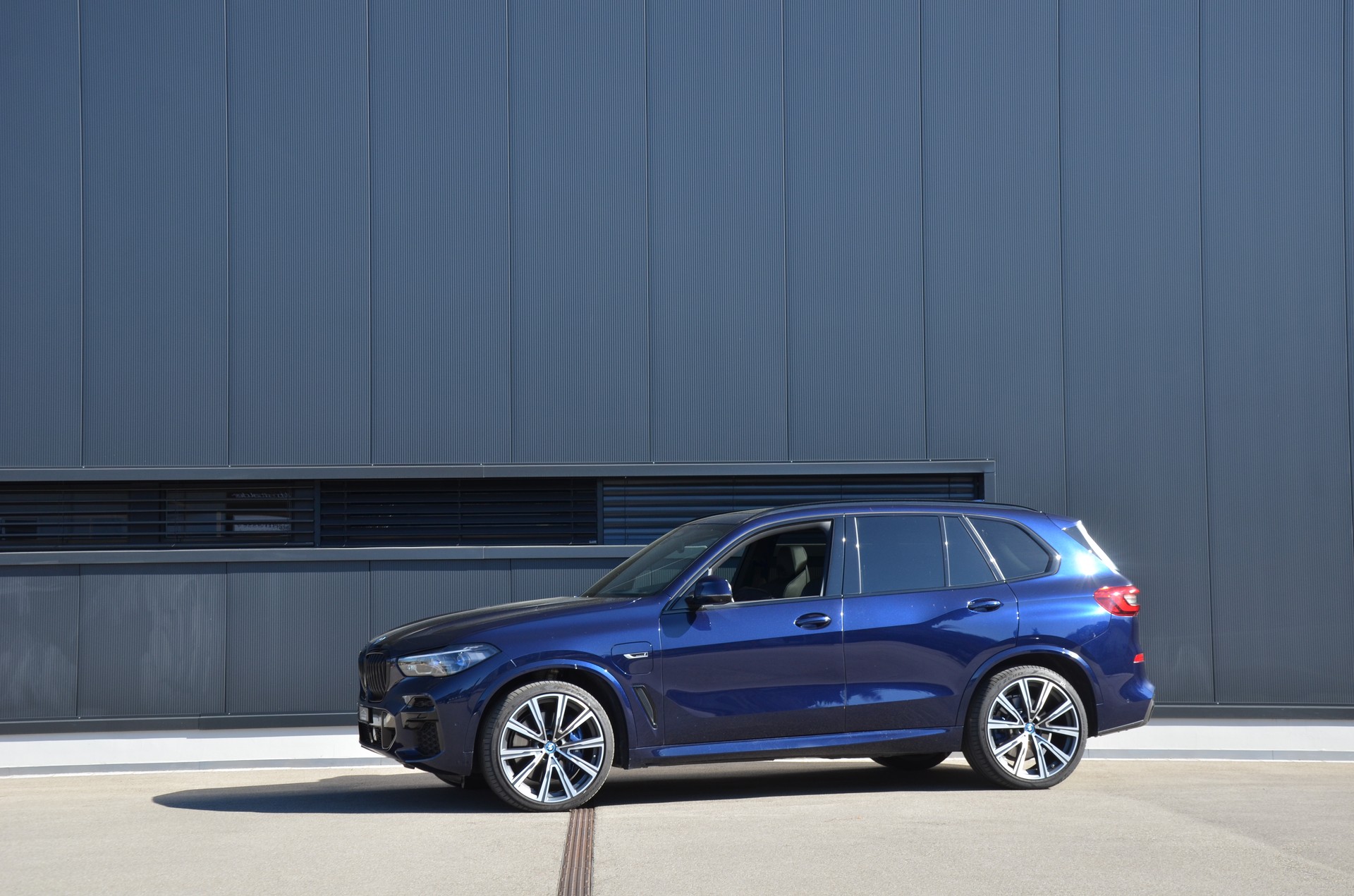 BMW X5 xDrive45e M Sport Steptronic-showroom-element-1
