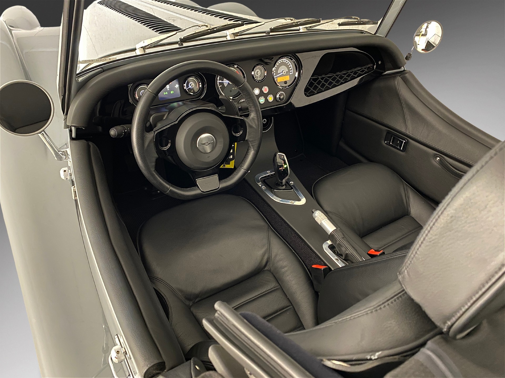 MORGAN Plus Four 2.0 Automatik-showroom-element-3