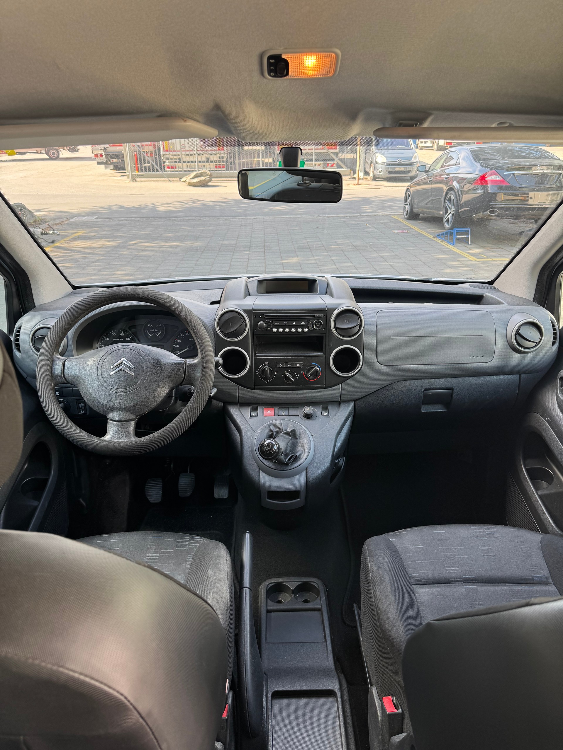 CITROEN Berlingo 1.6 HDi Attraction-image-5
