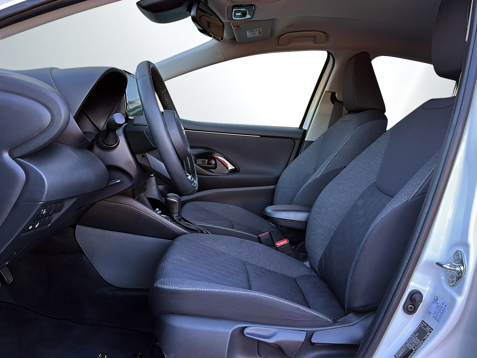 TOYOTA Yaris 1.5 Trend e-CVT-showroom-element-3