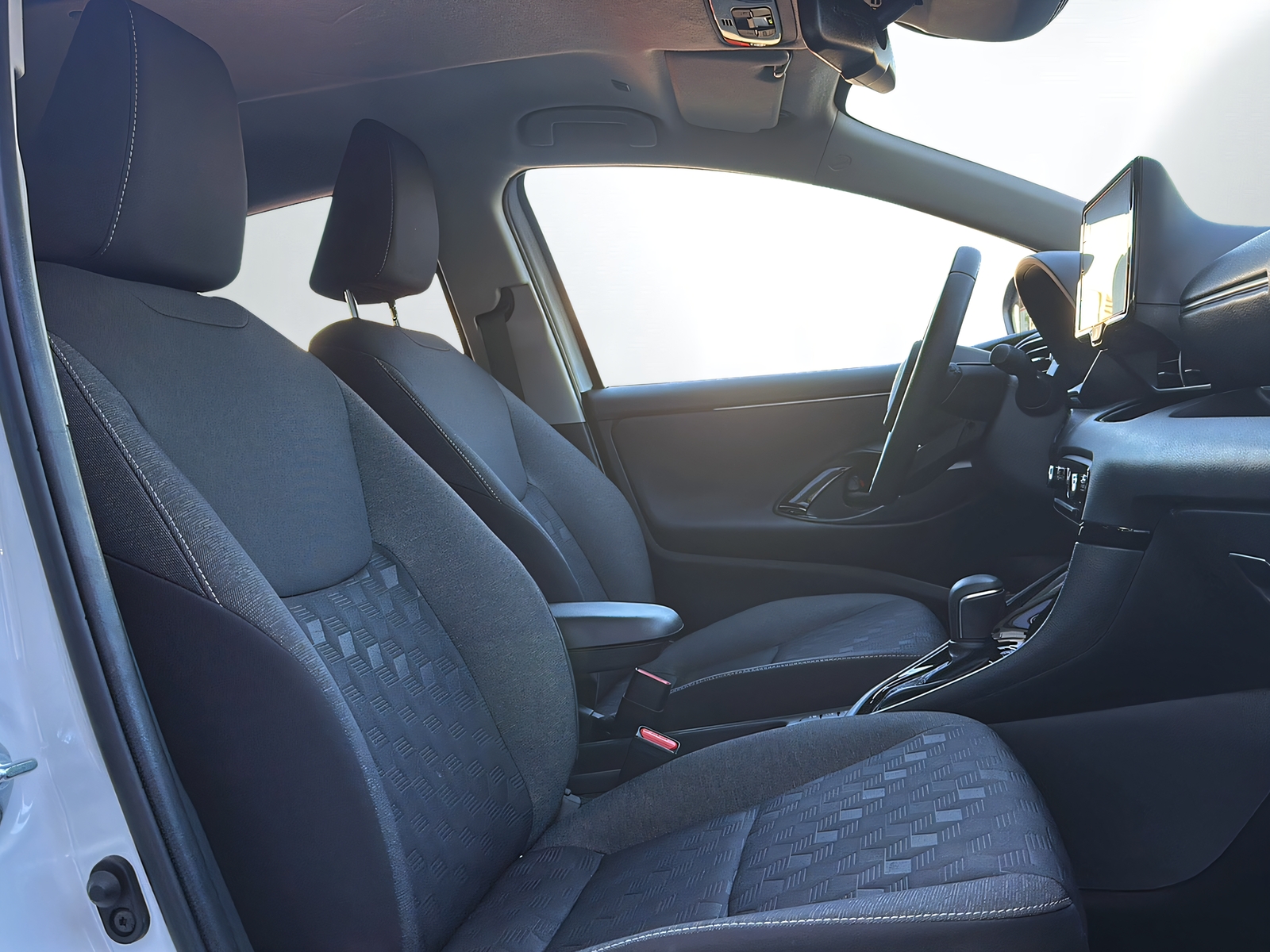 TOYOTA Yaris 1.5 Trend e-CVT-image-8