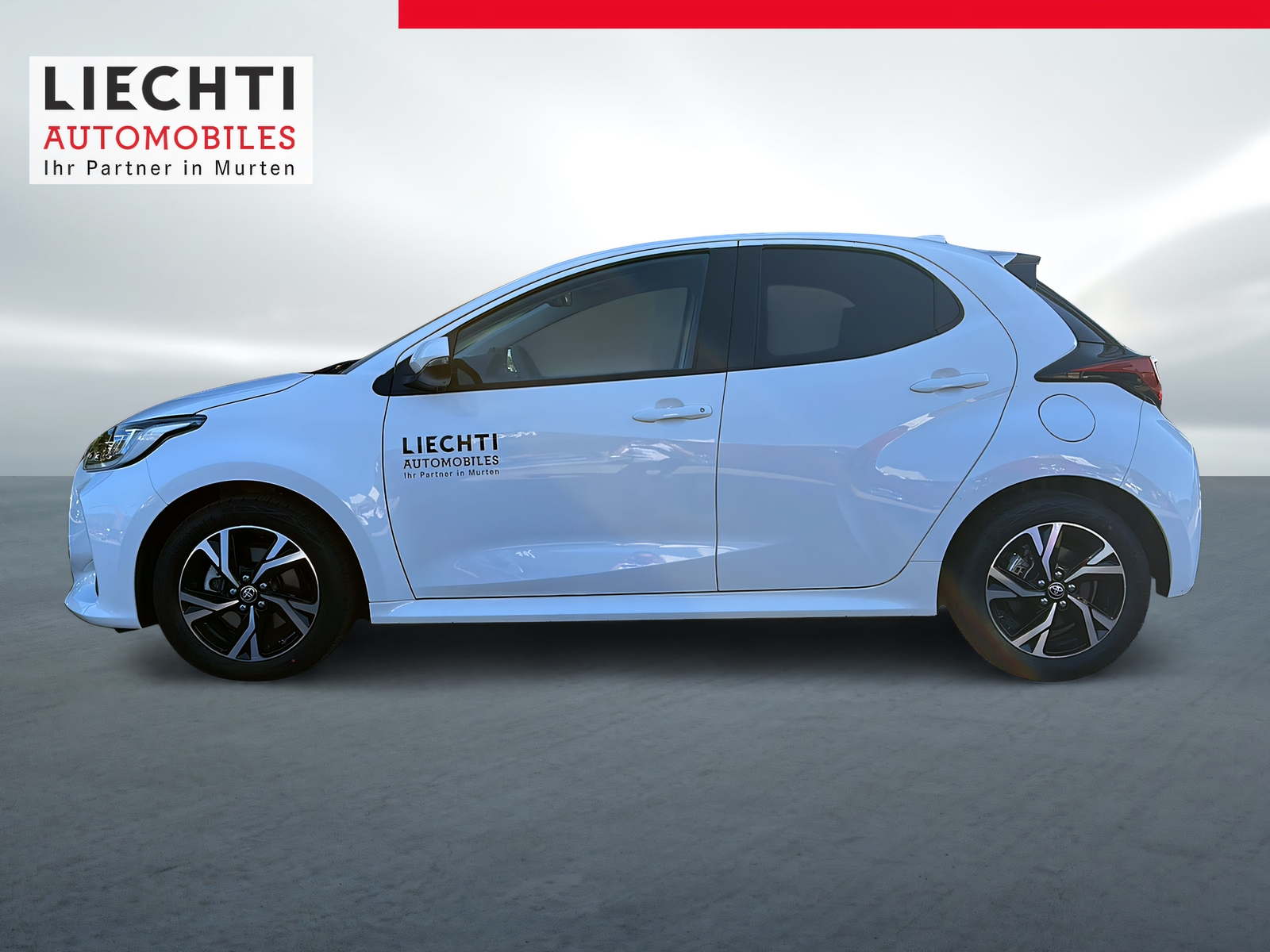 TOYOTA Yaris 1.5 Trend e-CVT-showroom-element-1