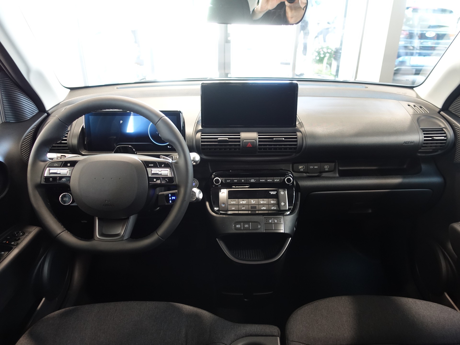 HYUNDAI Inster 49kWh Origo grosser Akku 115PS-image-13
