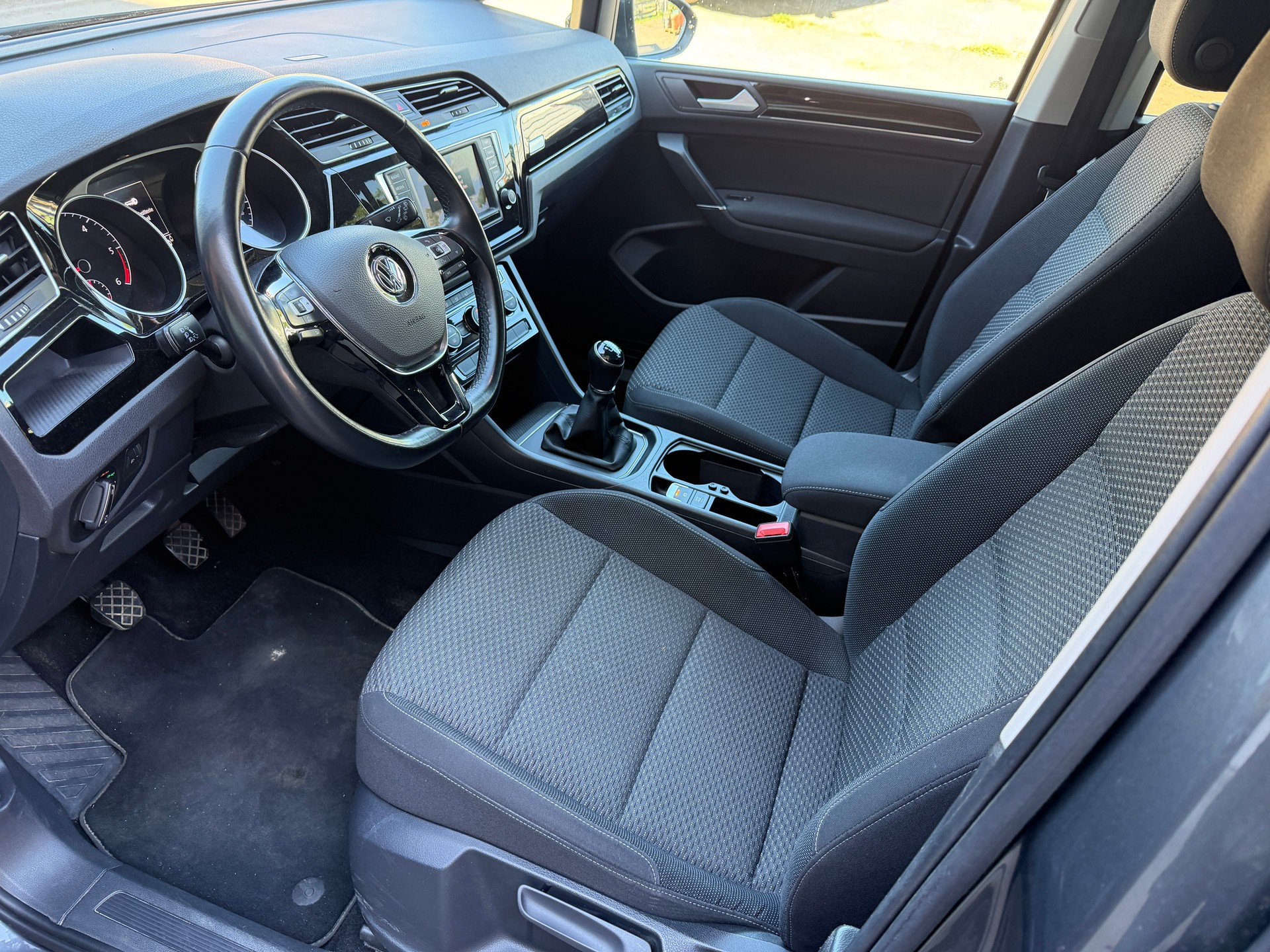 VW Touran 2.0 TDI BlueMotion Technology Comfortline-image-6