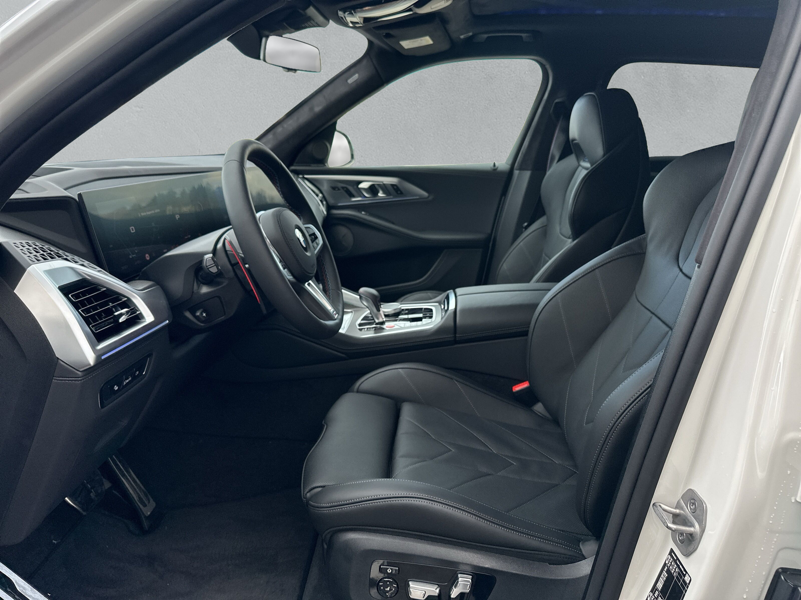 BMW XM xDrive 50e PHEV Steptronic-image-10