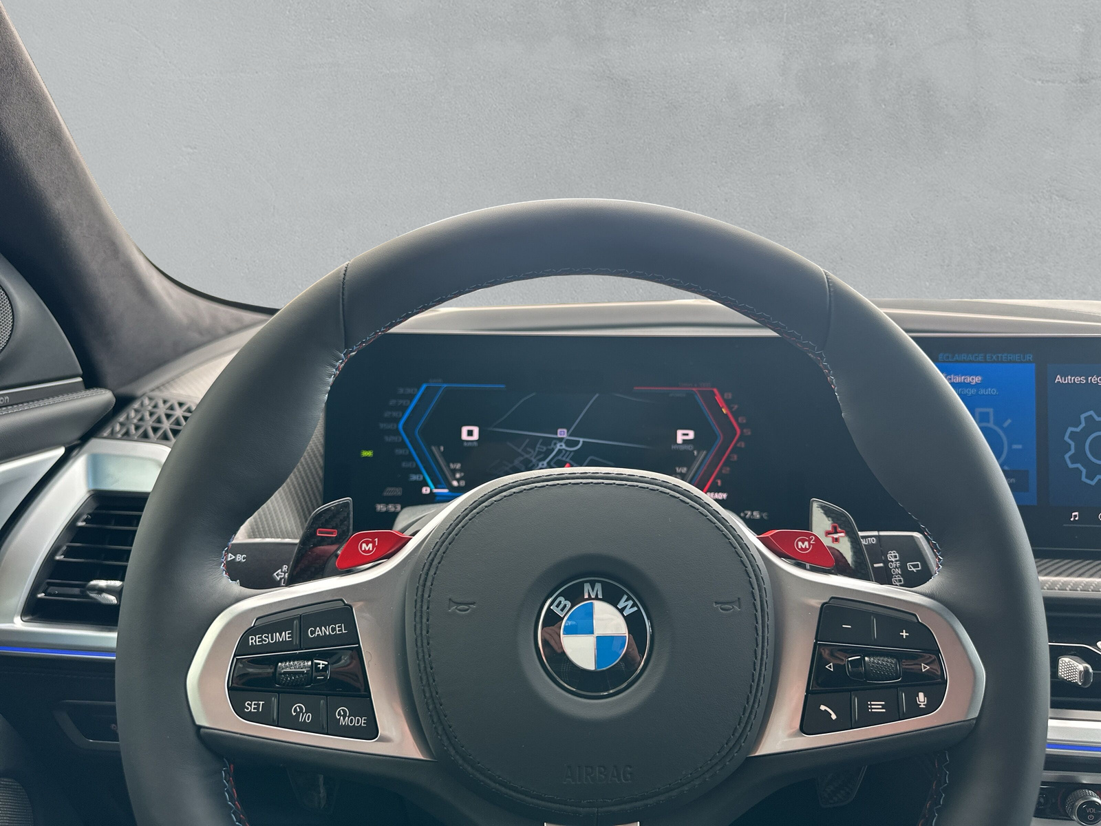 BMW XM xDrive 50e PHEV Steptronic-image-17