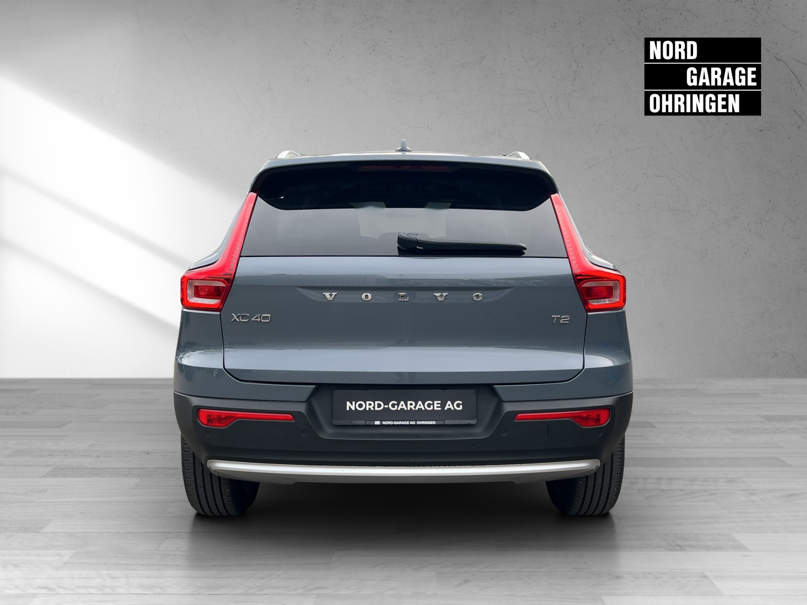 VOLVO XC40 T2 Momentum-showroom-element-3