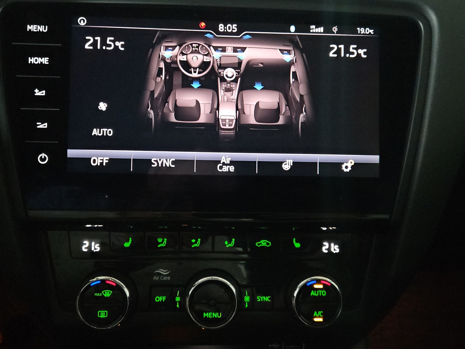 SKODA Octavia Combi 2.0 TSI Style 4x4 DSG-image-17