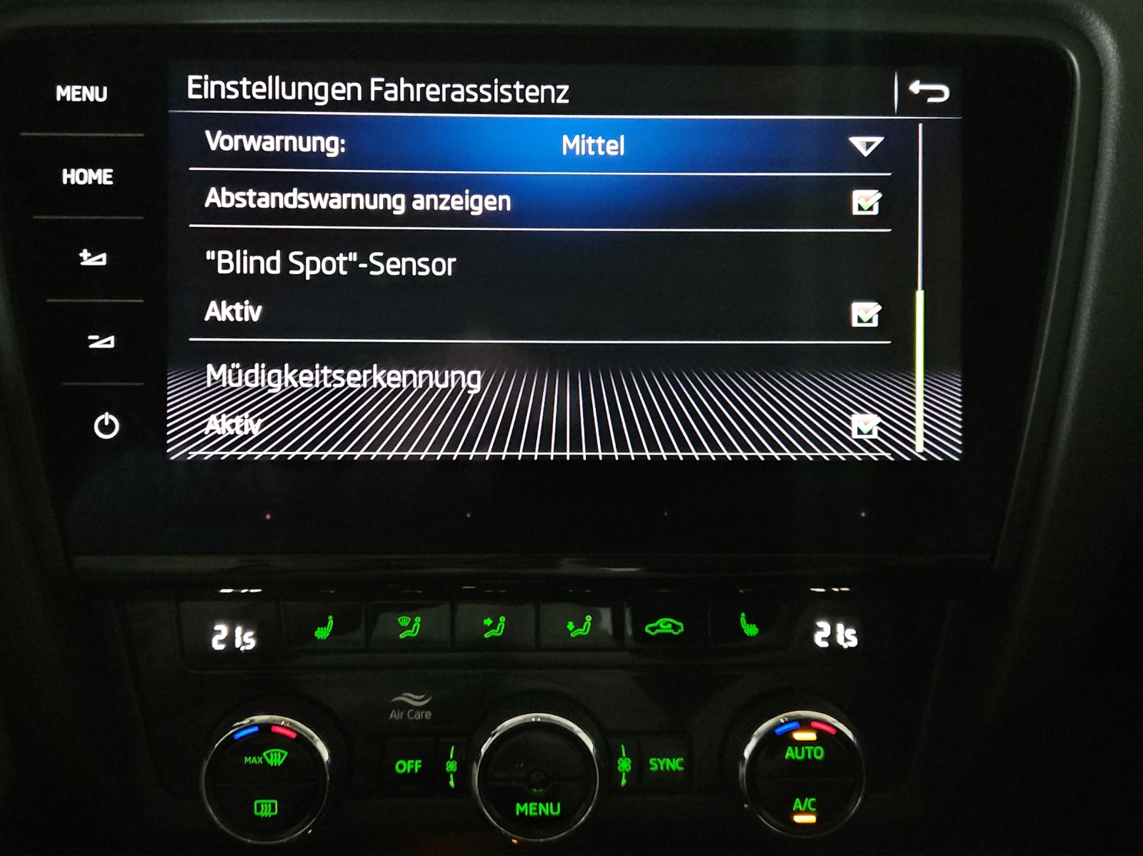 SKODA Octavia Combi 2.0 TSI Style 4x4 DSG-image-16
