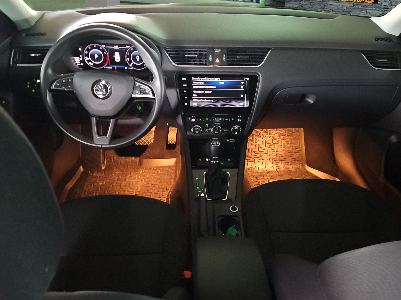 SKODA Octavia Combi 2.0 TSI Style 4x4 DSG-image-7
