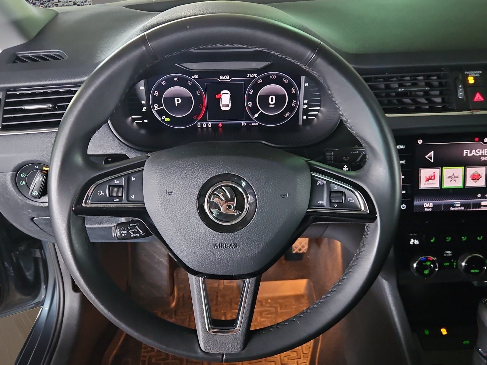SKODA Octavia Combi 2.0 TSI Style 4x4 DSG-image-10