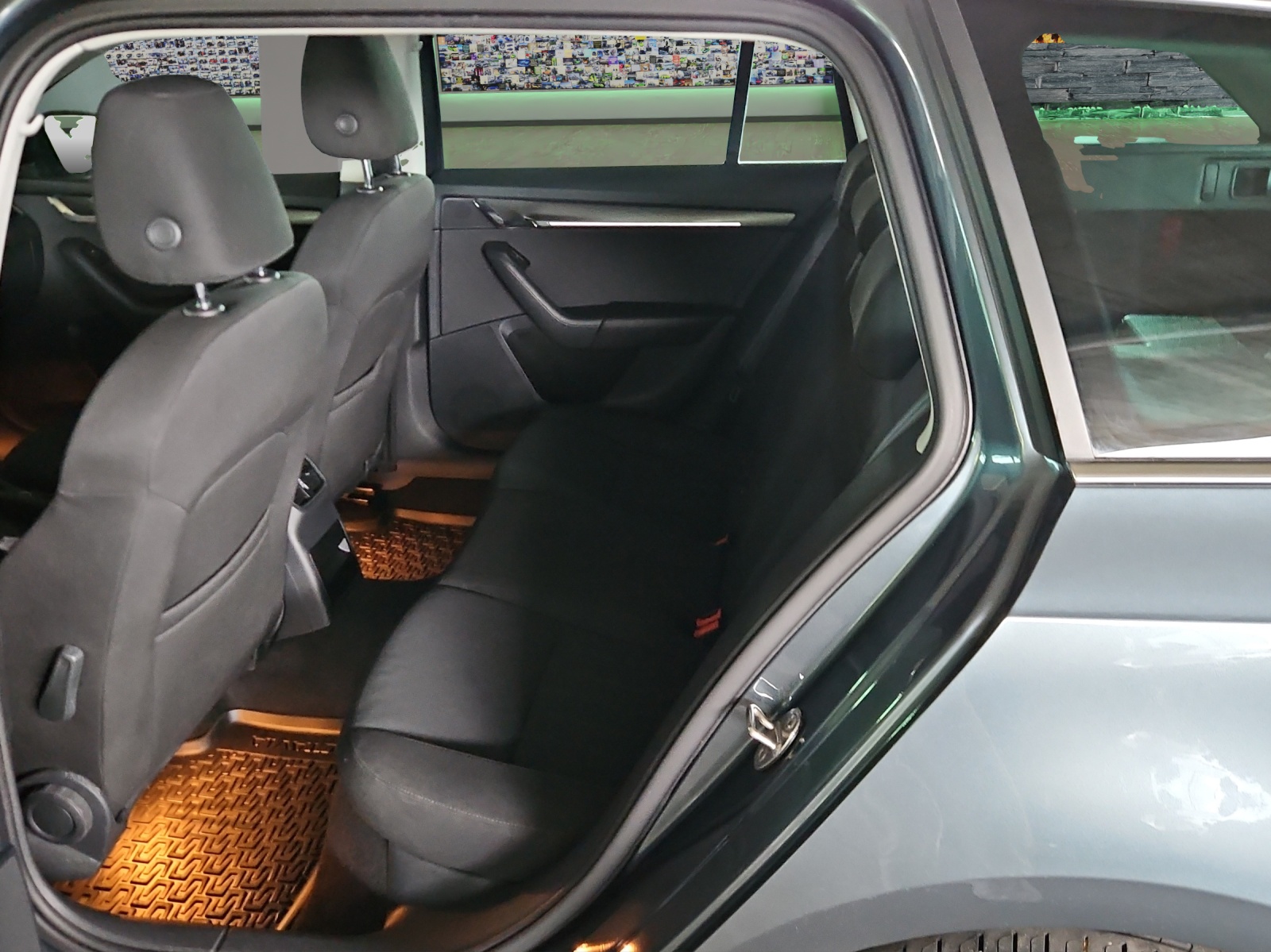 SKODA Octavia Combi 2.0 TSI Style 4x4 DSG-image-9
