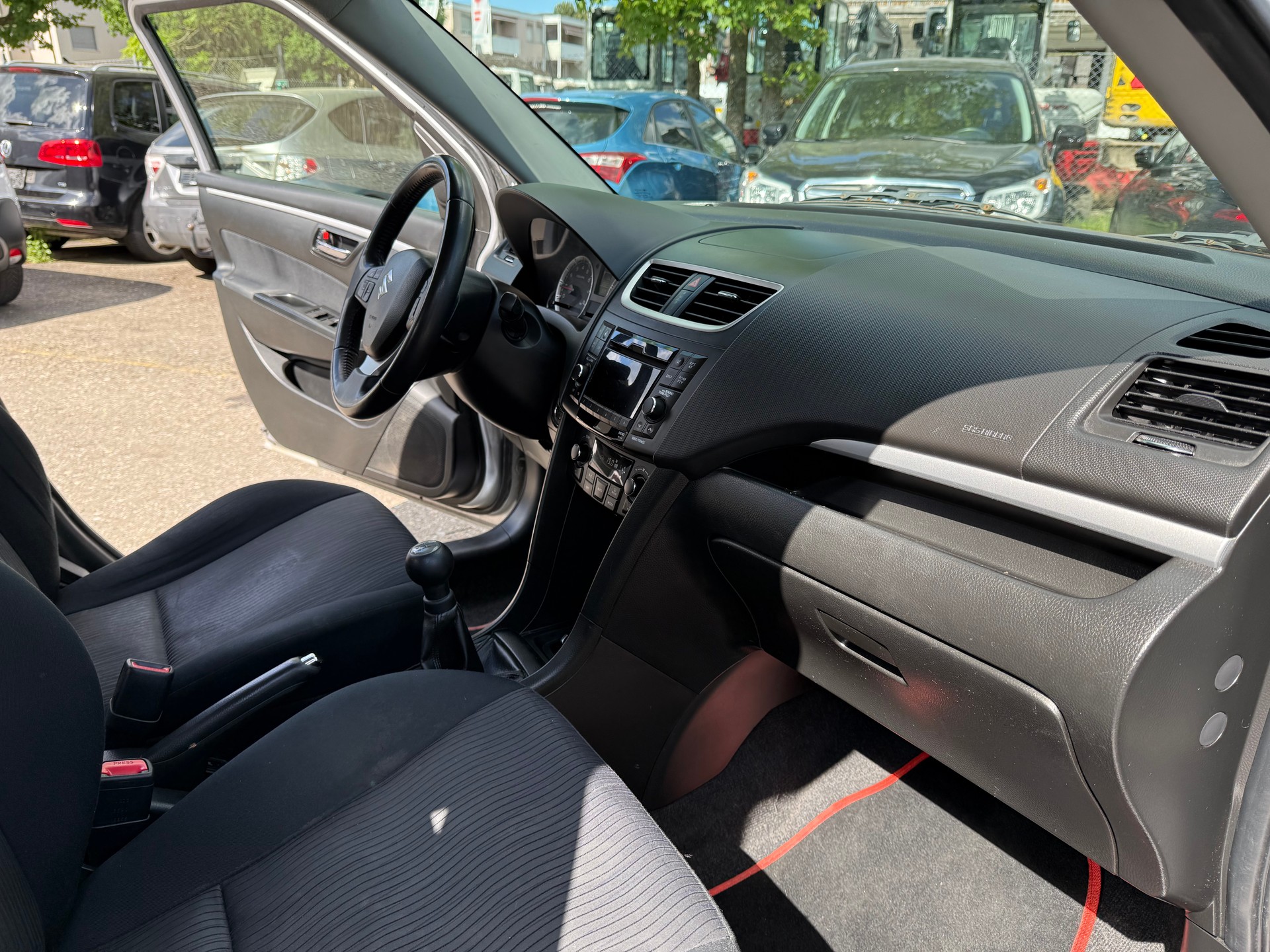 SUZUKI Swift 1.2i 16V GL Piz Sulai 4x4-image-6