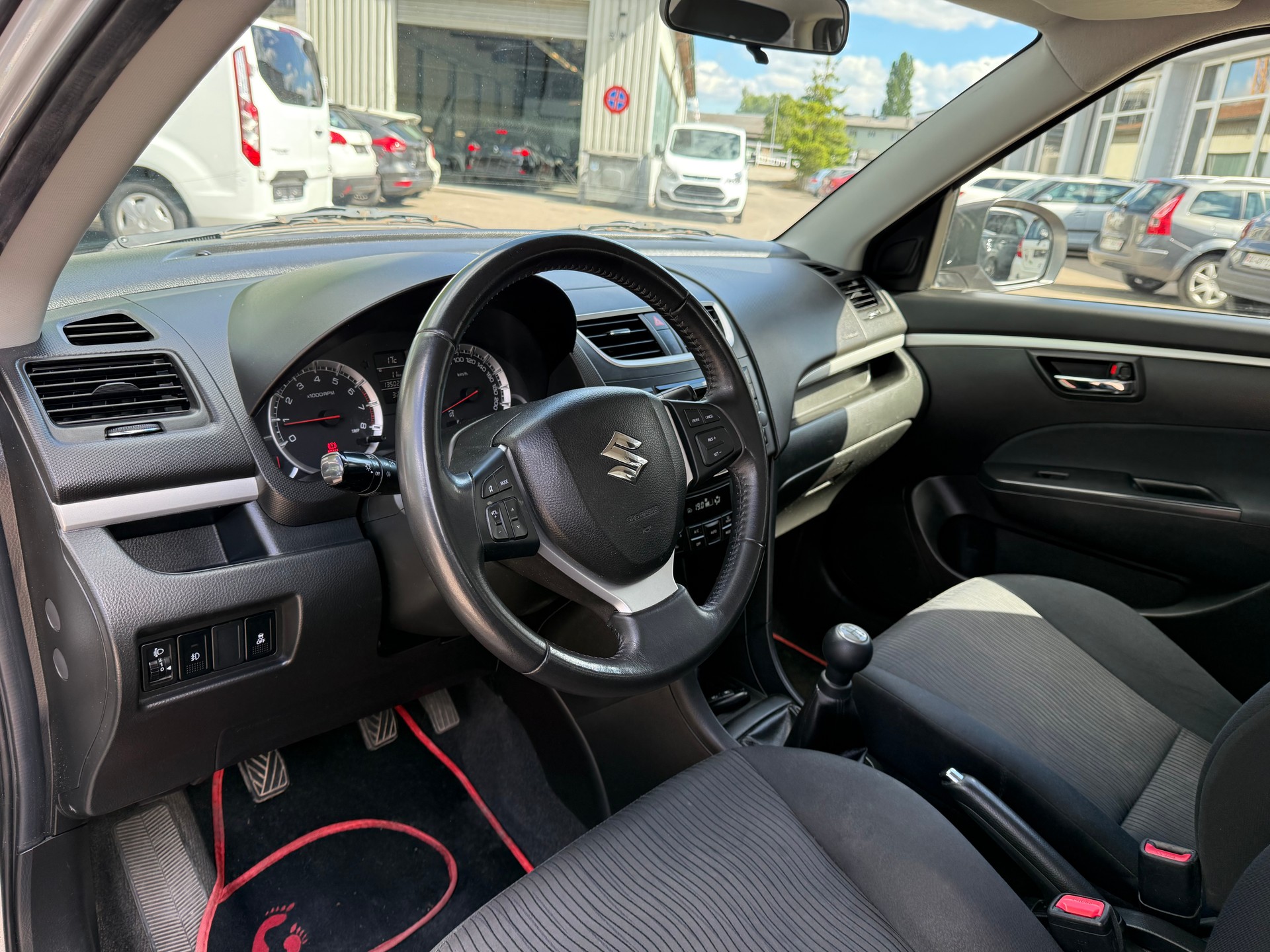 SUZUKI Swift 1.2i 16V GL Piz Sulai 4x4-image-5