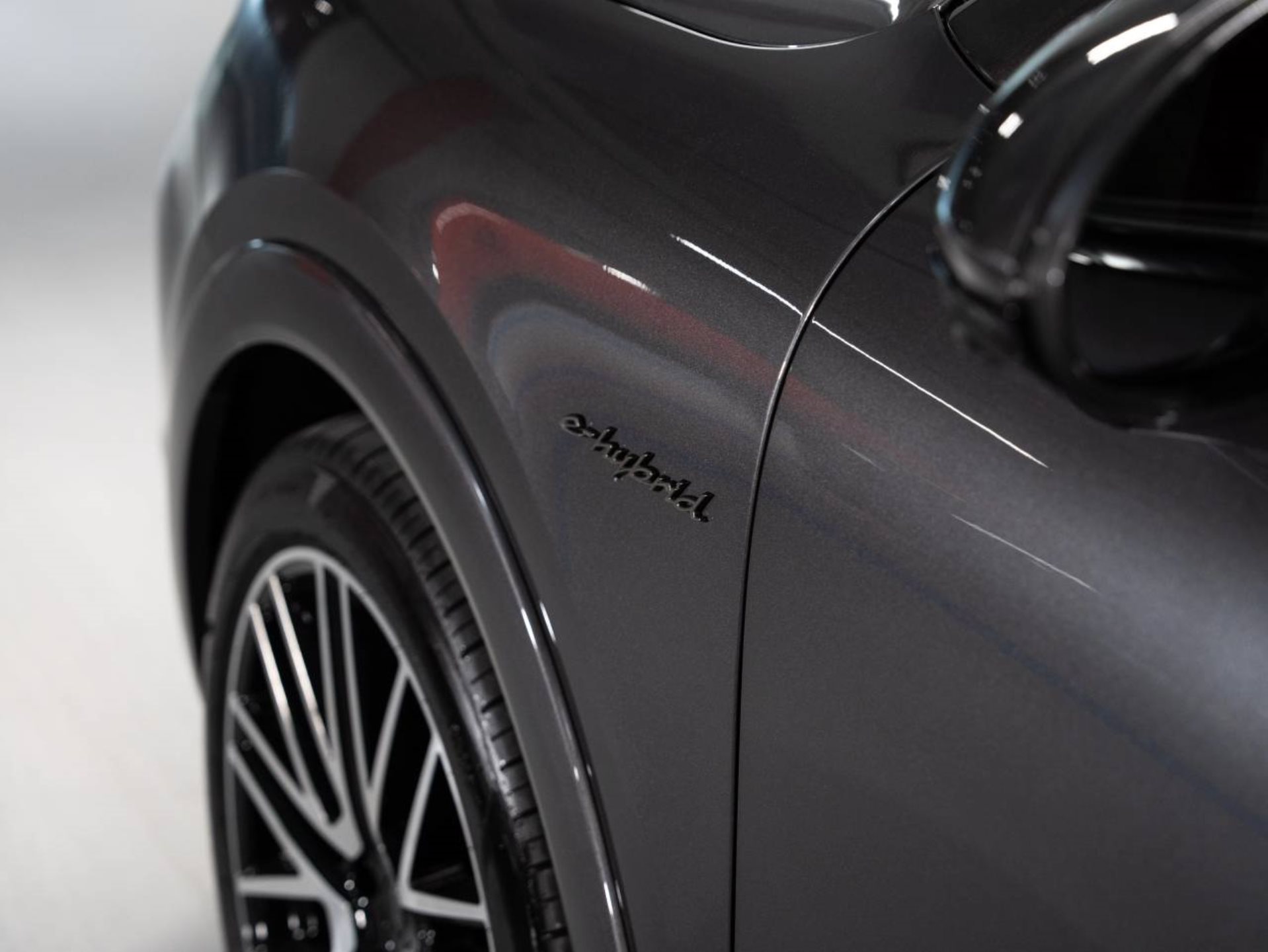 PORSCHE Cayenne Turbo E-Hybrid-image-22