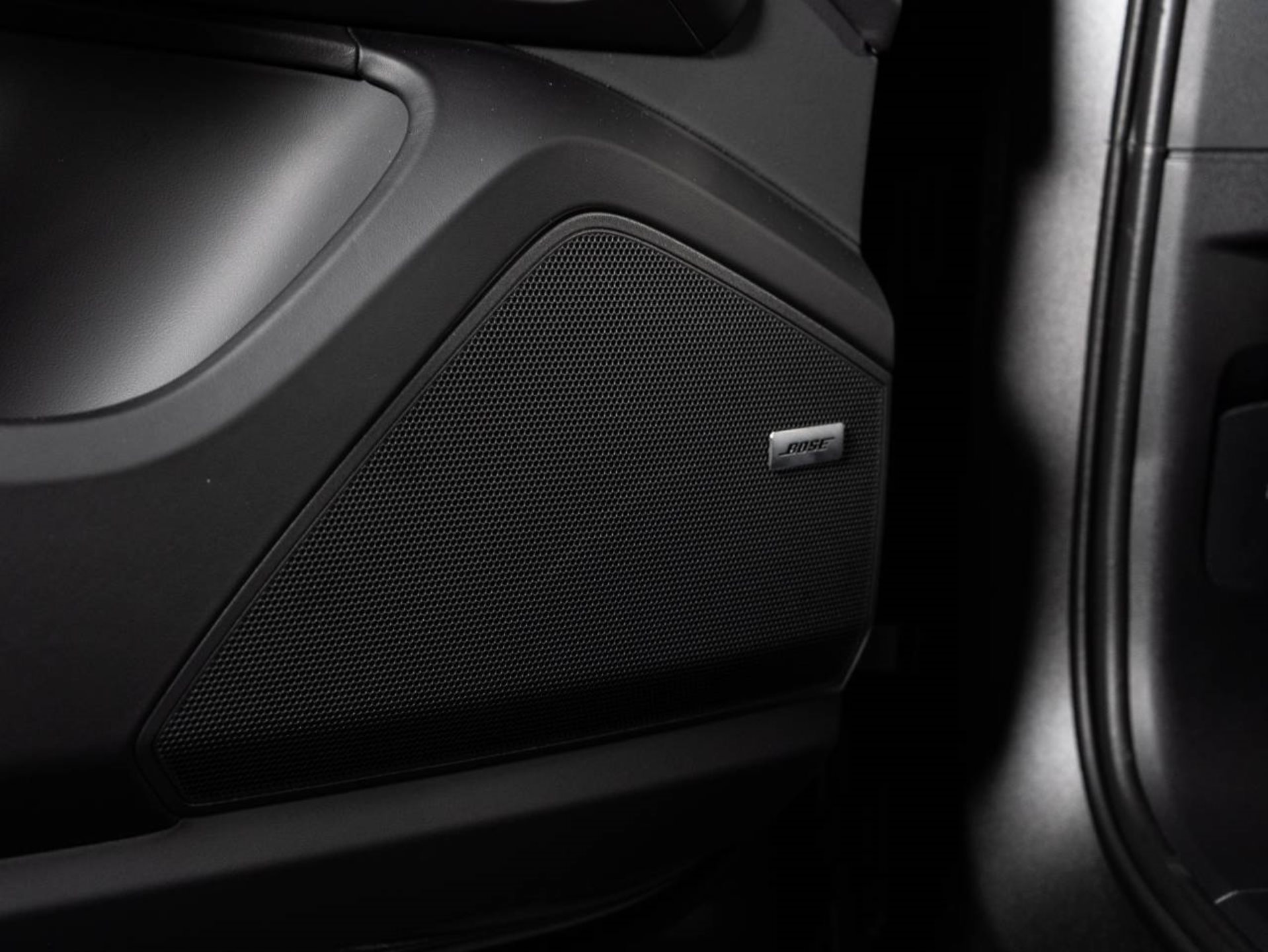PORSCHE Cayenne Turbo E-Hybrid-image-13