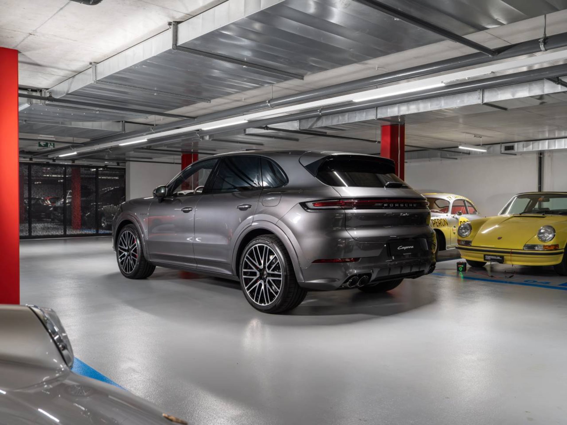 PORSCHE Cayenne Turbo E-Hybrid-image-4