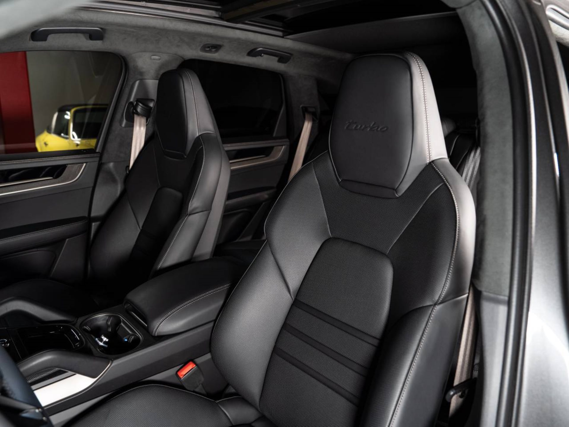 PORSCHE Cayenne Turbo E-Hybrid-image-7