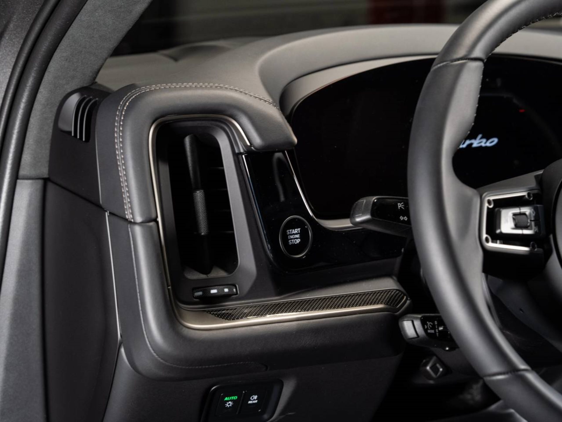 PORSCHE Cayenne Turbo E-Hybrid-image-12