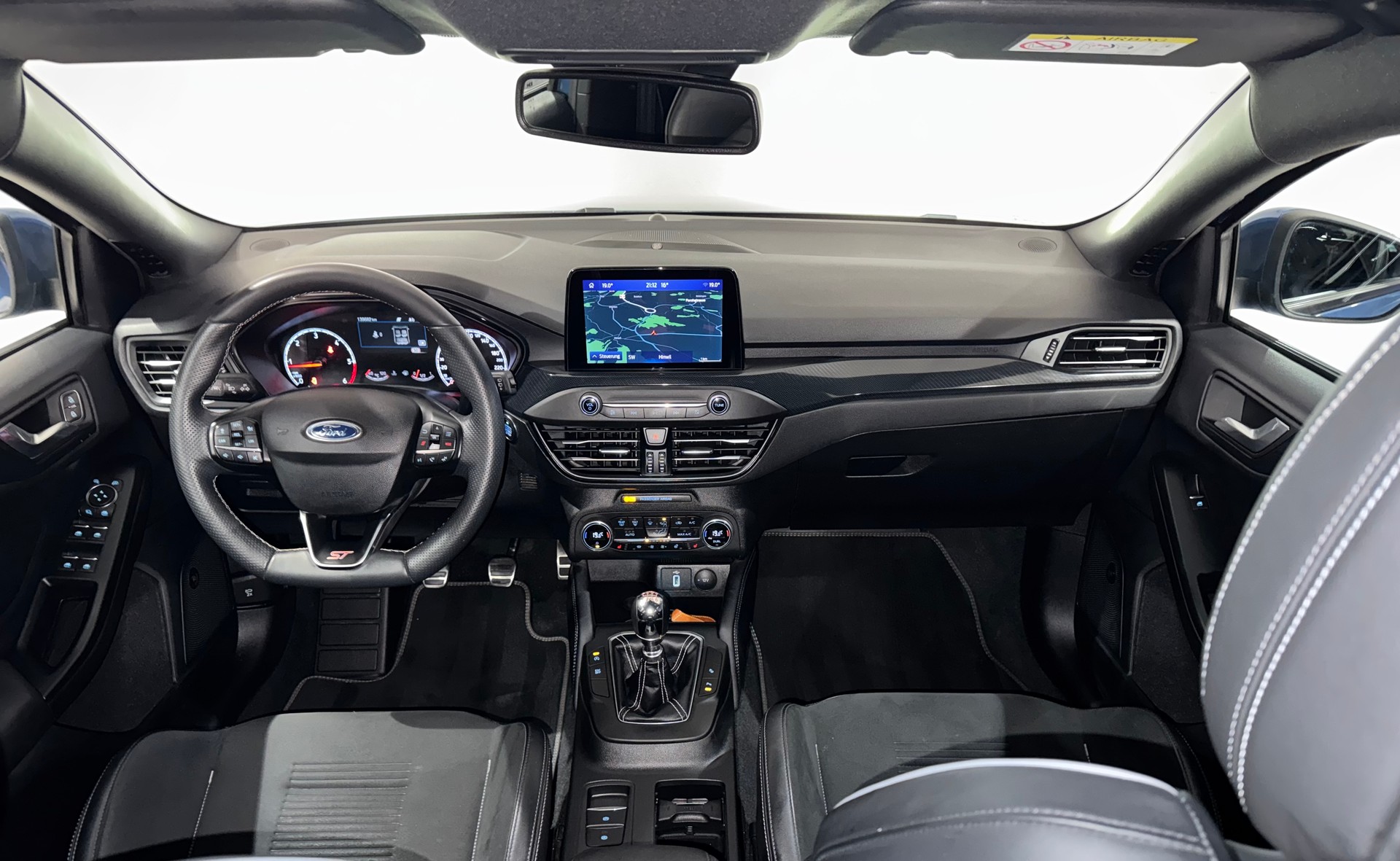 FORD Focus ST 2.0 ST Performance | 1.Hand | CH |-image-15