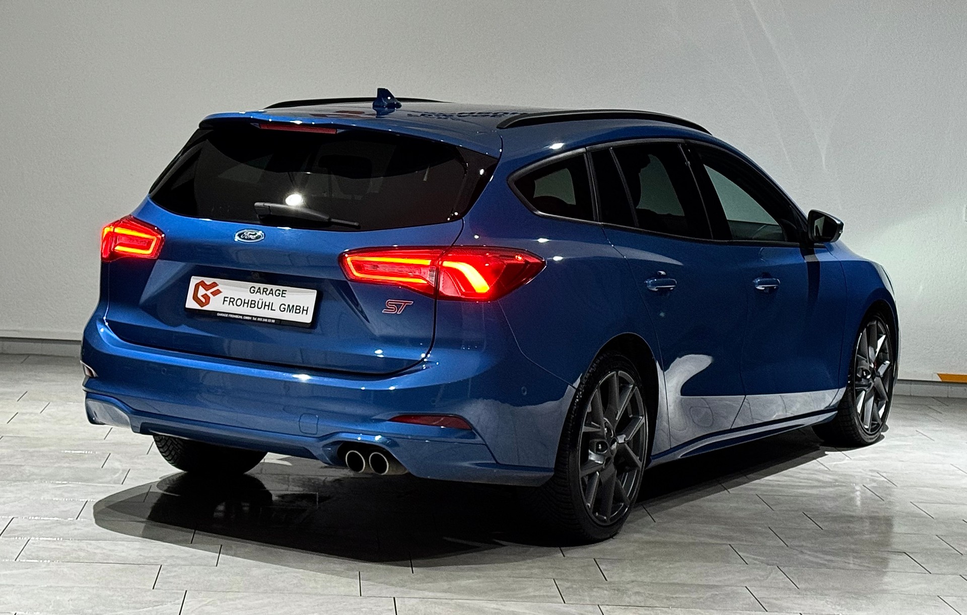 FORD Focus ST 2.0 ST Performance | 1.Hand | CH |-showroom-element-3