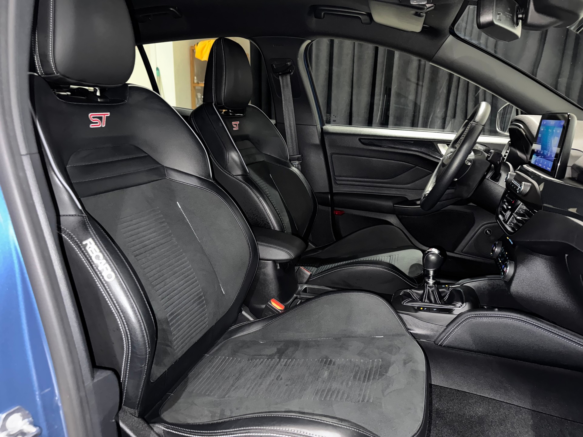 FORD Focus ST 2.0 ST Performance | 1.Hand | CH |-image-13