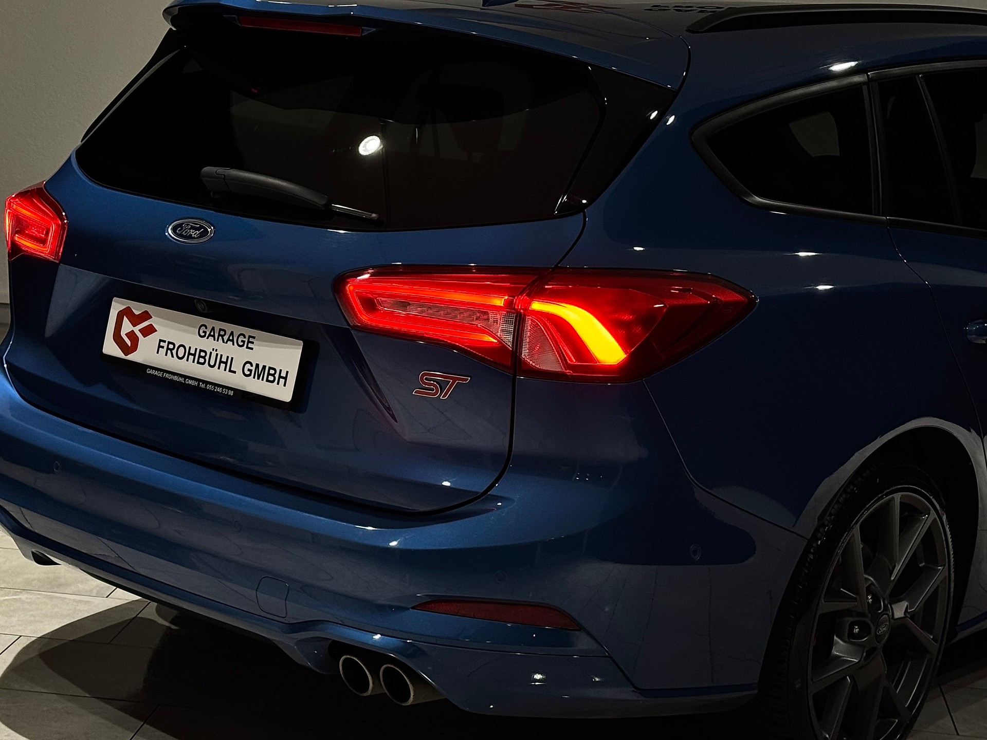 FORD Focus ST 2.0 ST Performance | 1.Hand | CH |-image-9