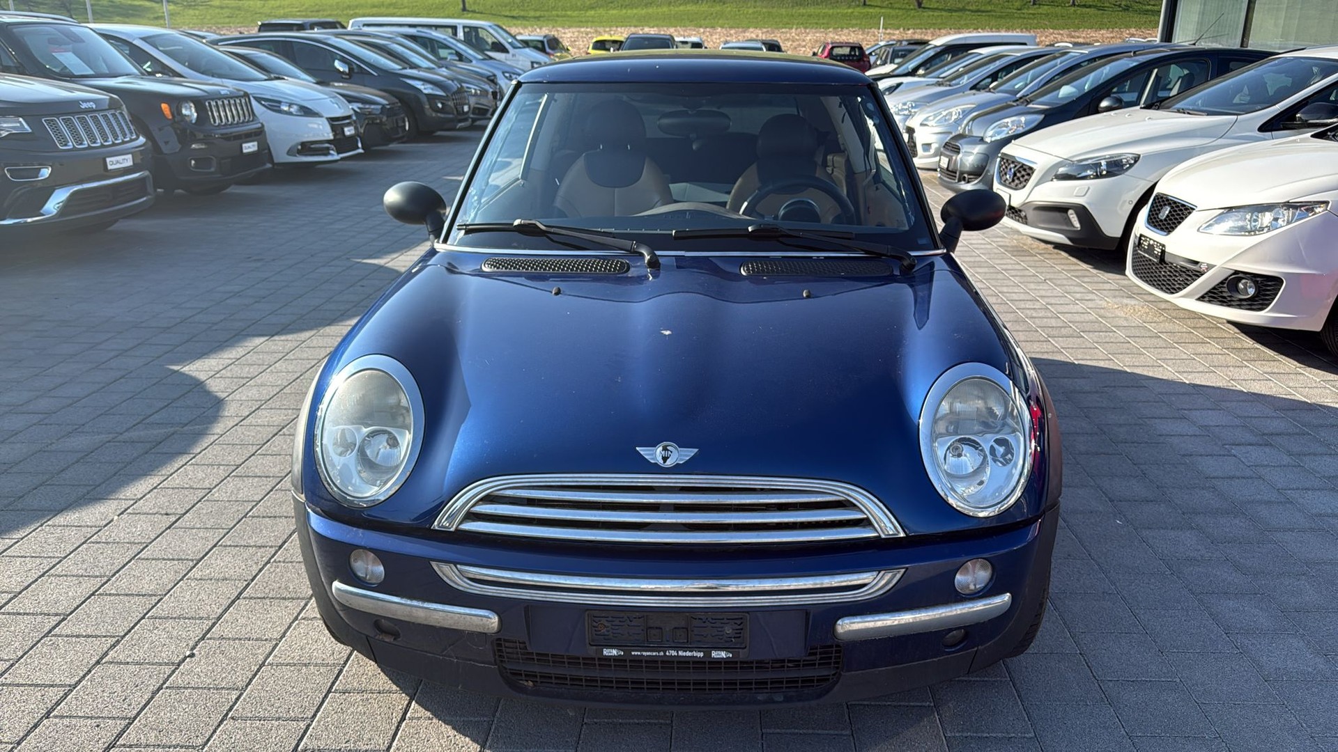 MINI One D-showroom-element-1