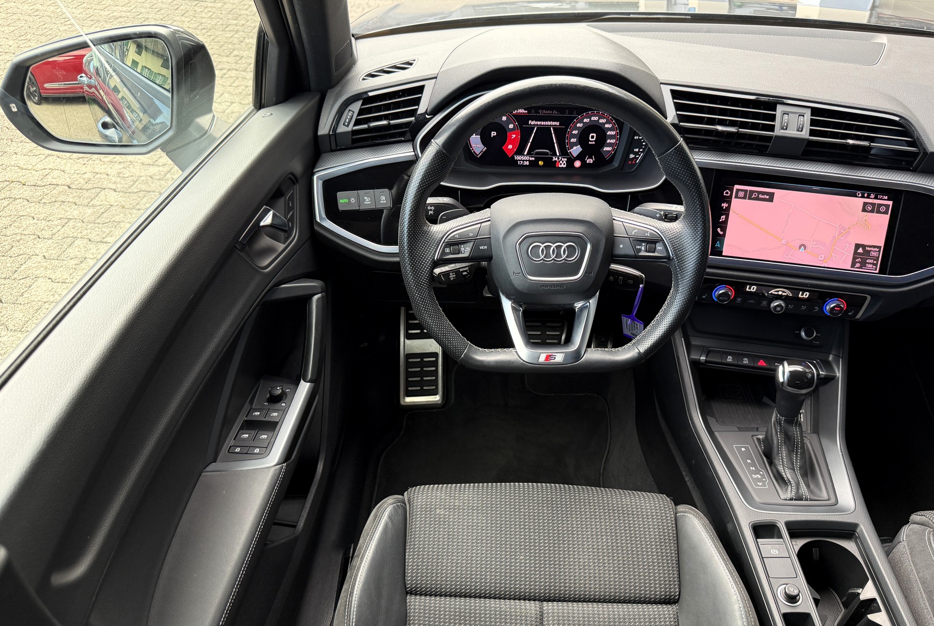 AUDI Q3 35 TFSI S line S-tronic-image-12