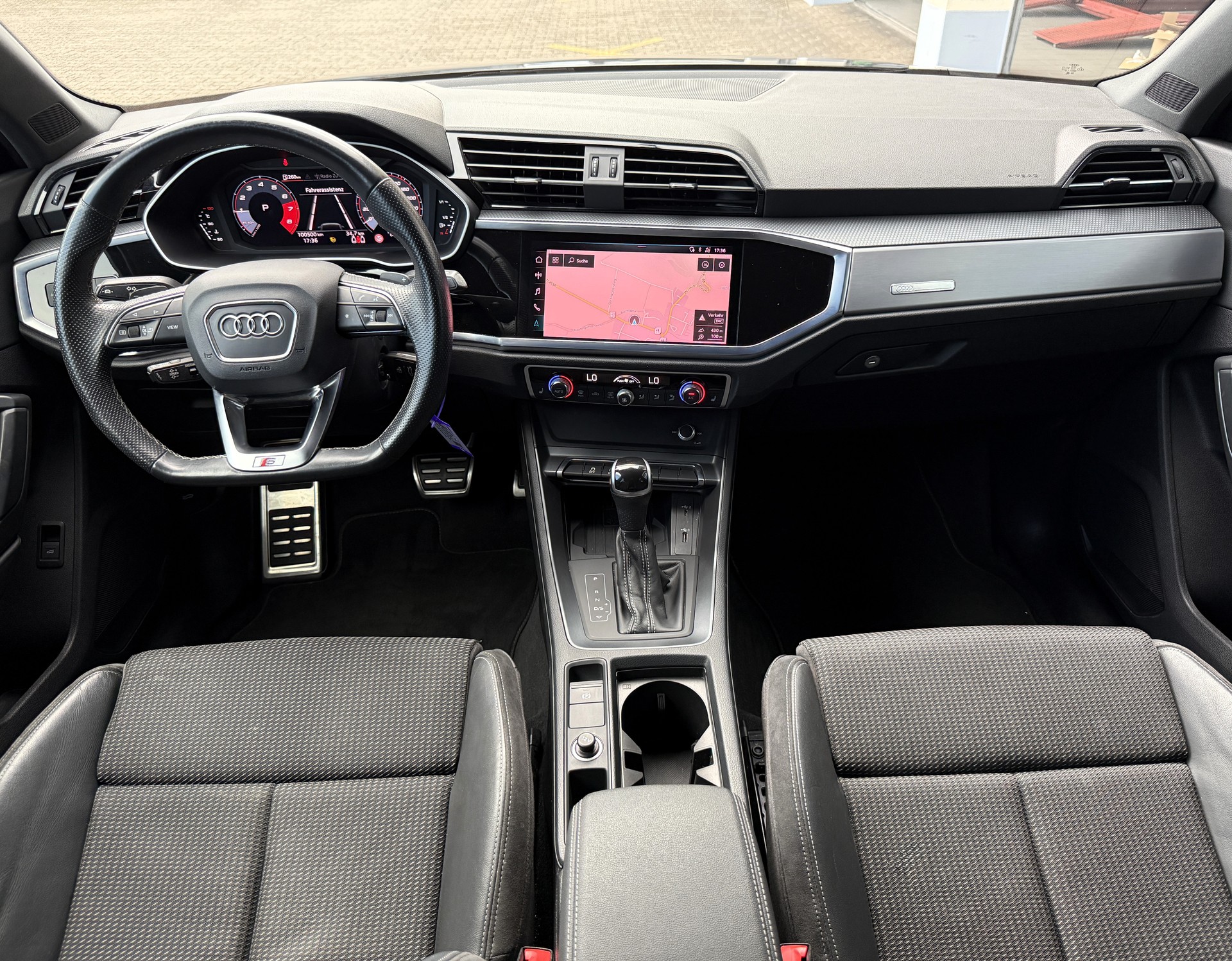 AUDI Q3 35 TFSI S line S-tronic-image-10