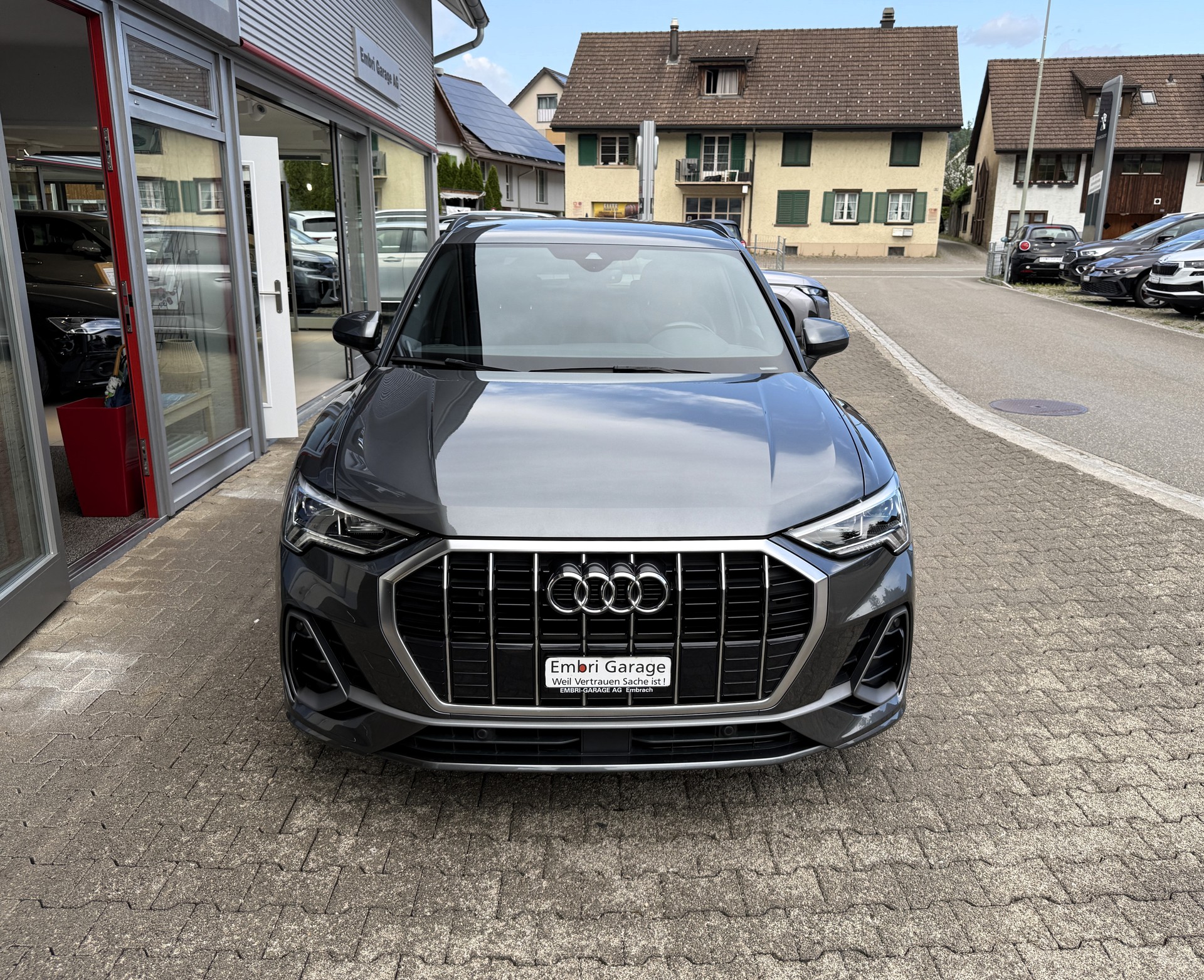 AUDI Q3 35 TFSI S line S-tronic-image-1