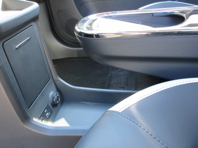 JAC E30X Electric-image-18