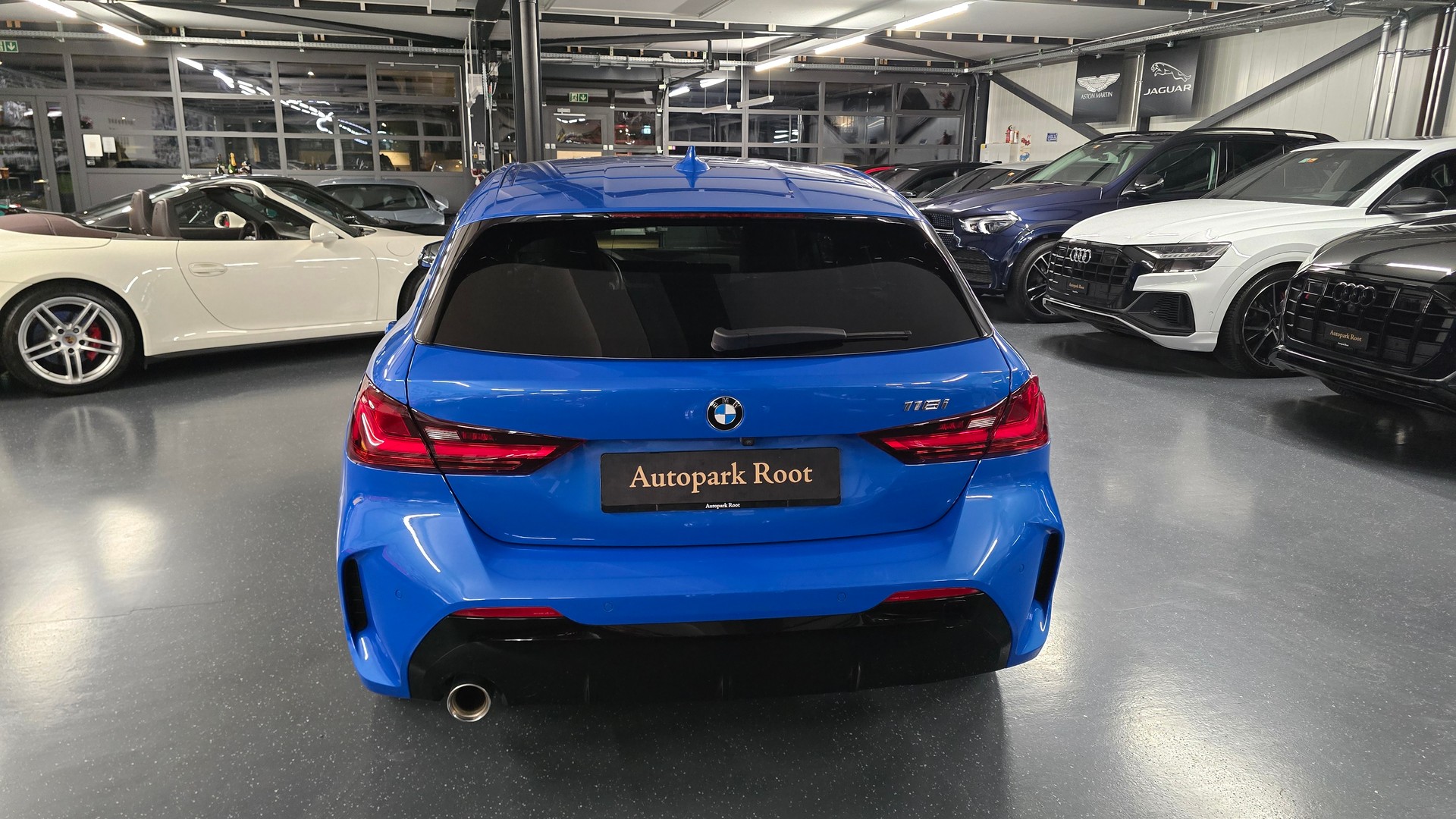 BMW 118i M Sport Pro Steptronic-image-5