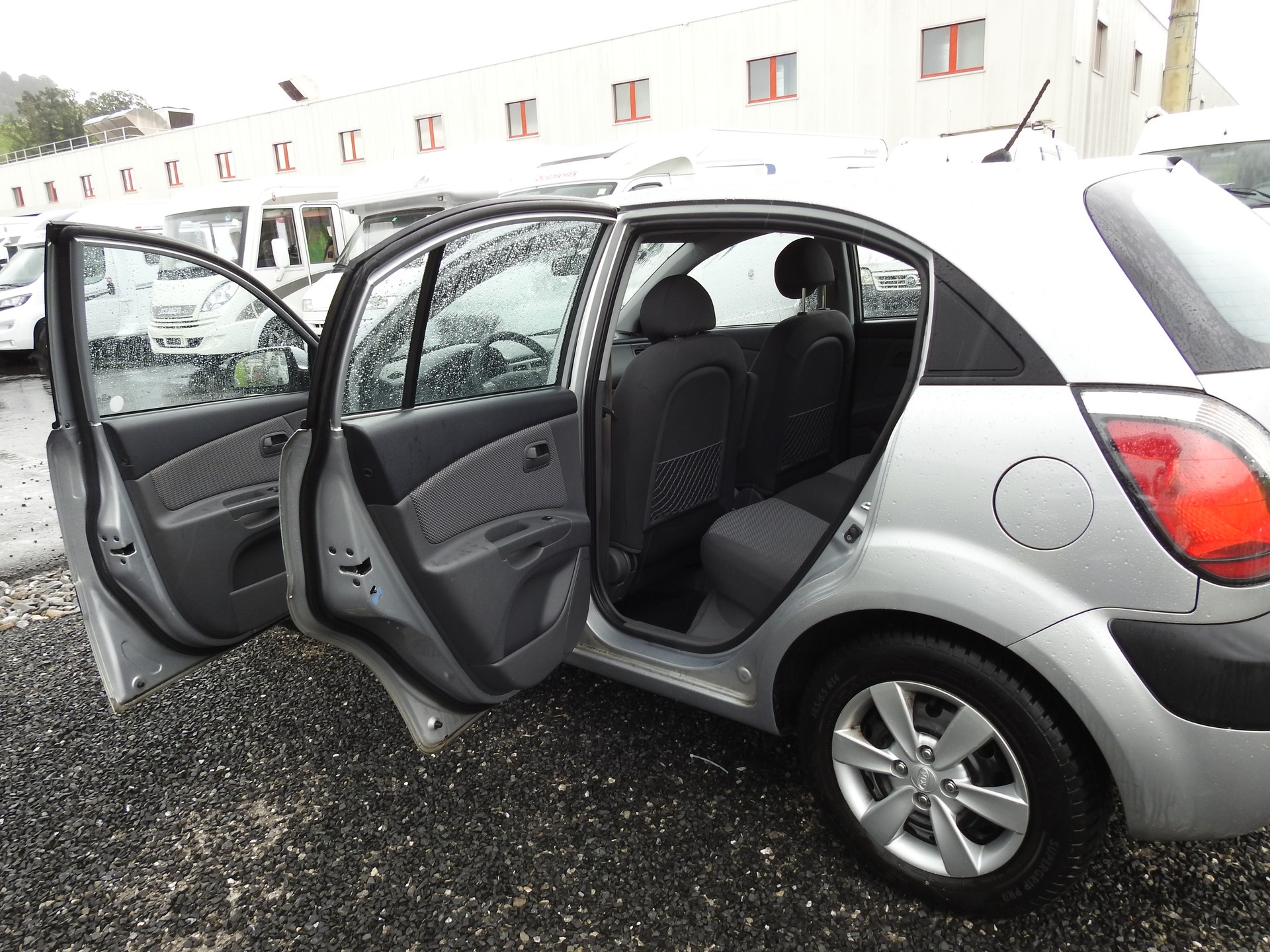 KIA Rio 1.6 CVVT Trend-image-15