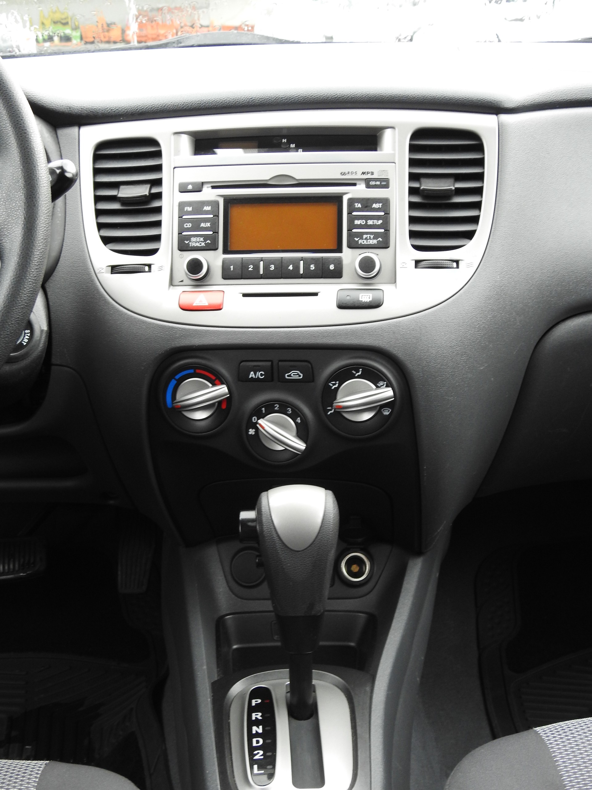 KIA Rio 1.6 CVVT Trend-image-17