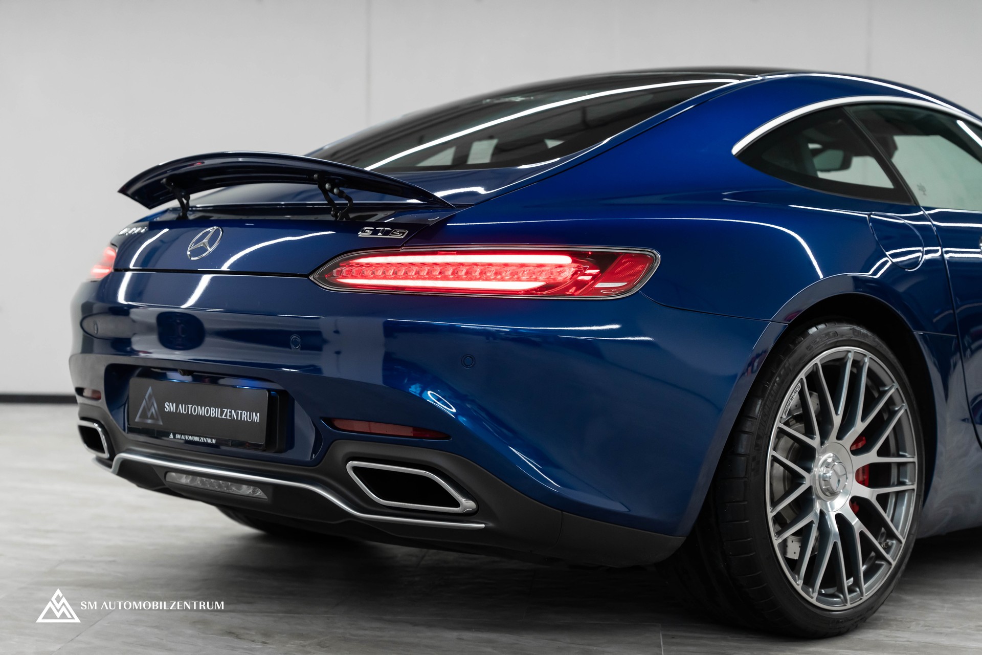 MERCEDES-BENZ AMG GT S Coupé / CH / Burmester / Panorama / Rückfahrkamera-image-8