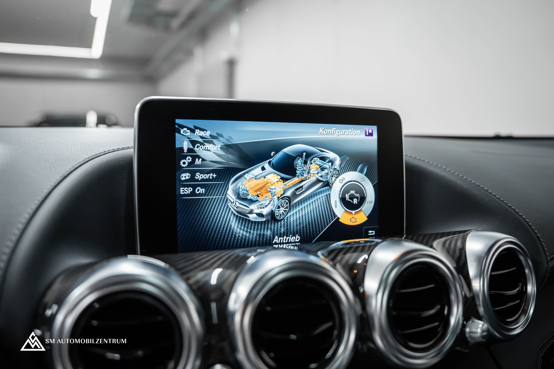 MERCEDES-BENZ AMG GT S Coupé / CH / Burmester / Panorama / Rückfahrkamera-image-29