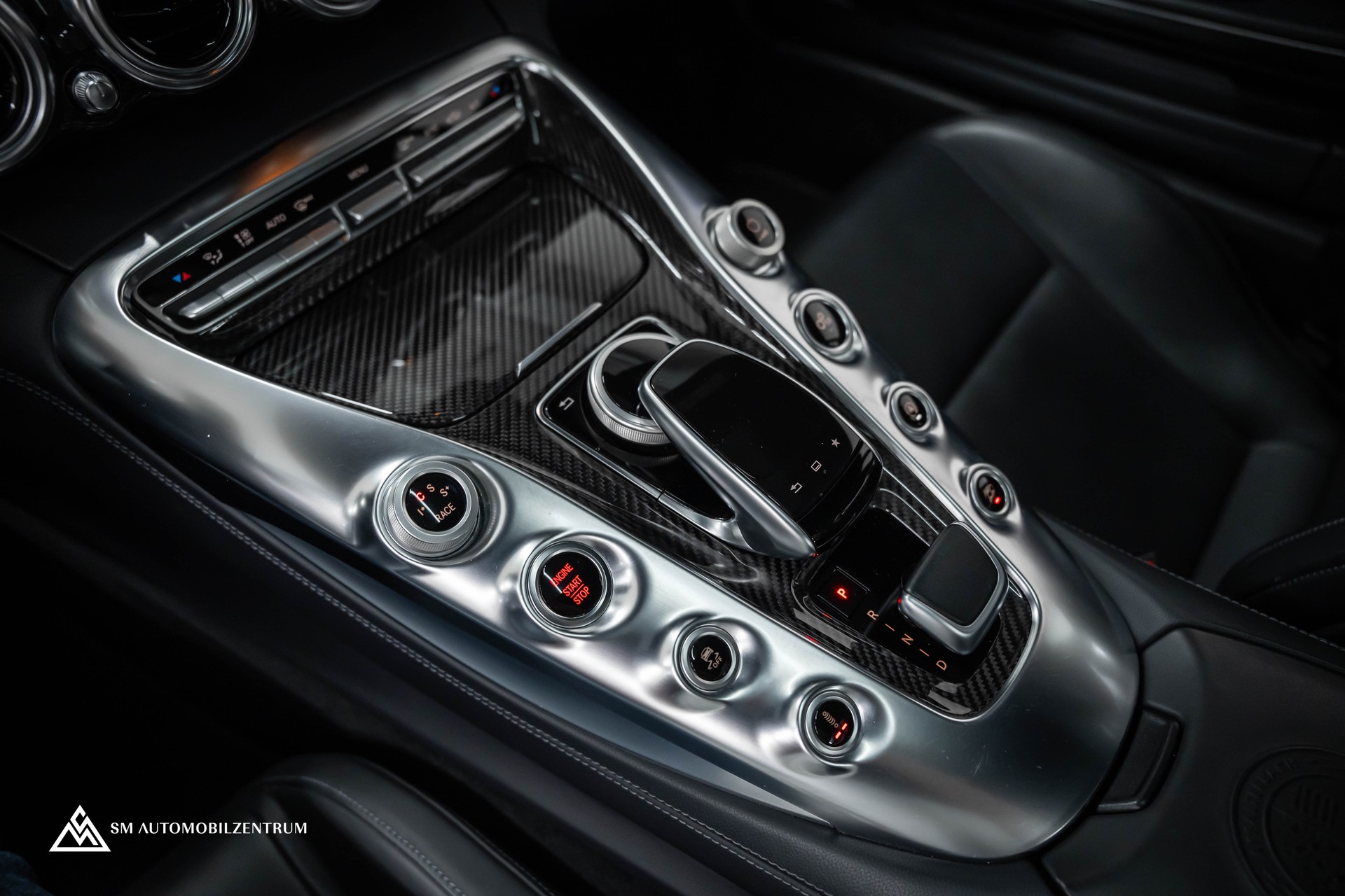MERCEDES-BENZ AMG GT S Coupé / CH / Burmester / Panorama / Rückfahrkamera-image-27