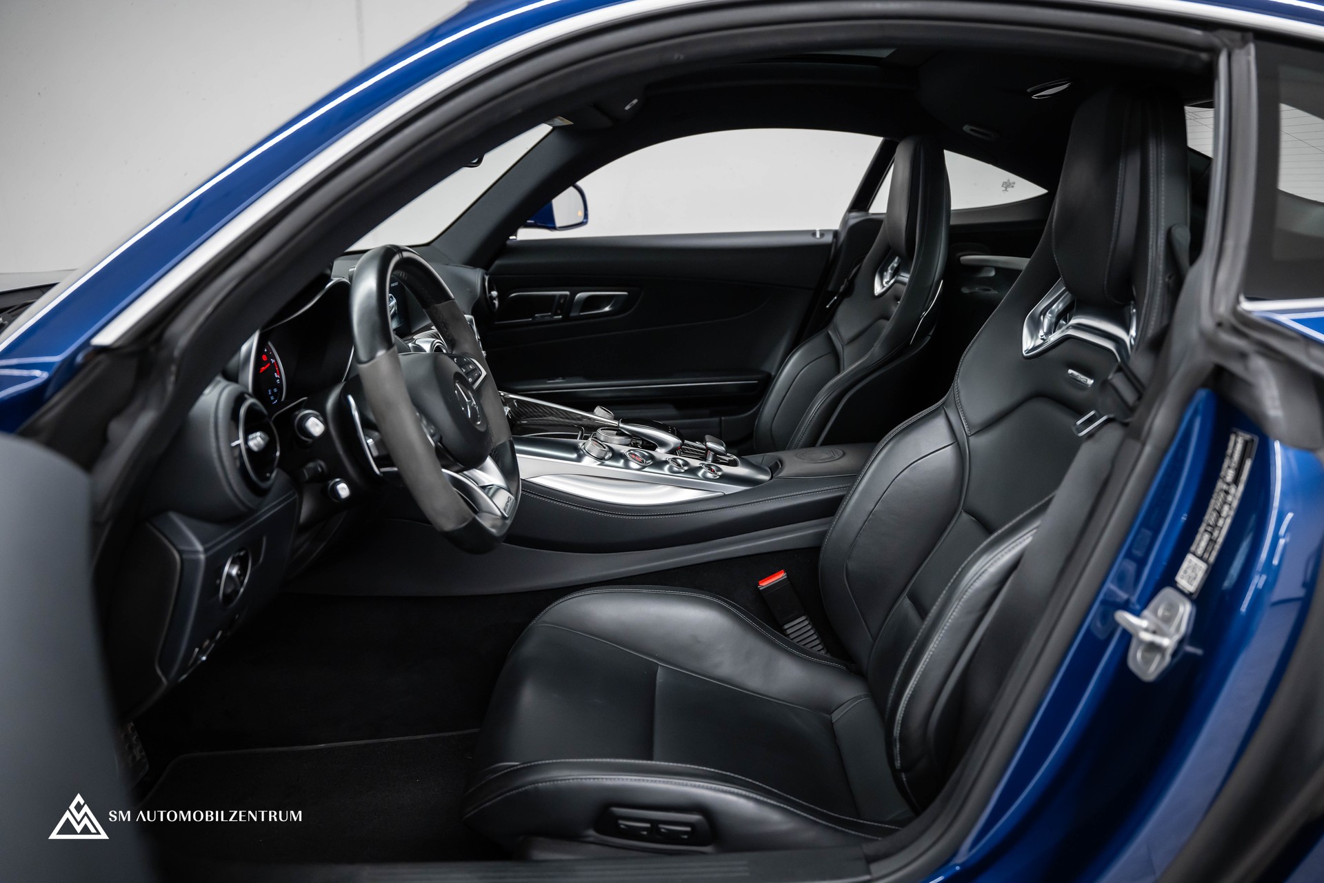 MERCEDES-BENZ AMG GT S Coupé / CH / Burmester / Panorama / Rückfahrkamera-image-15