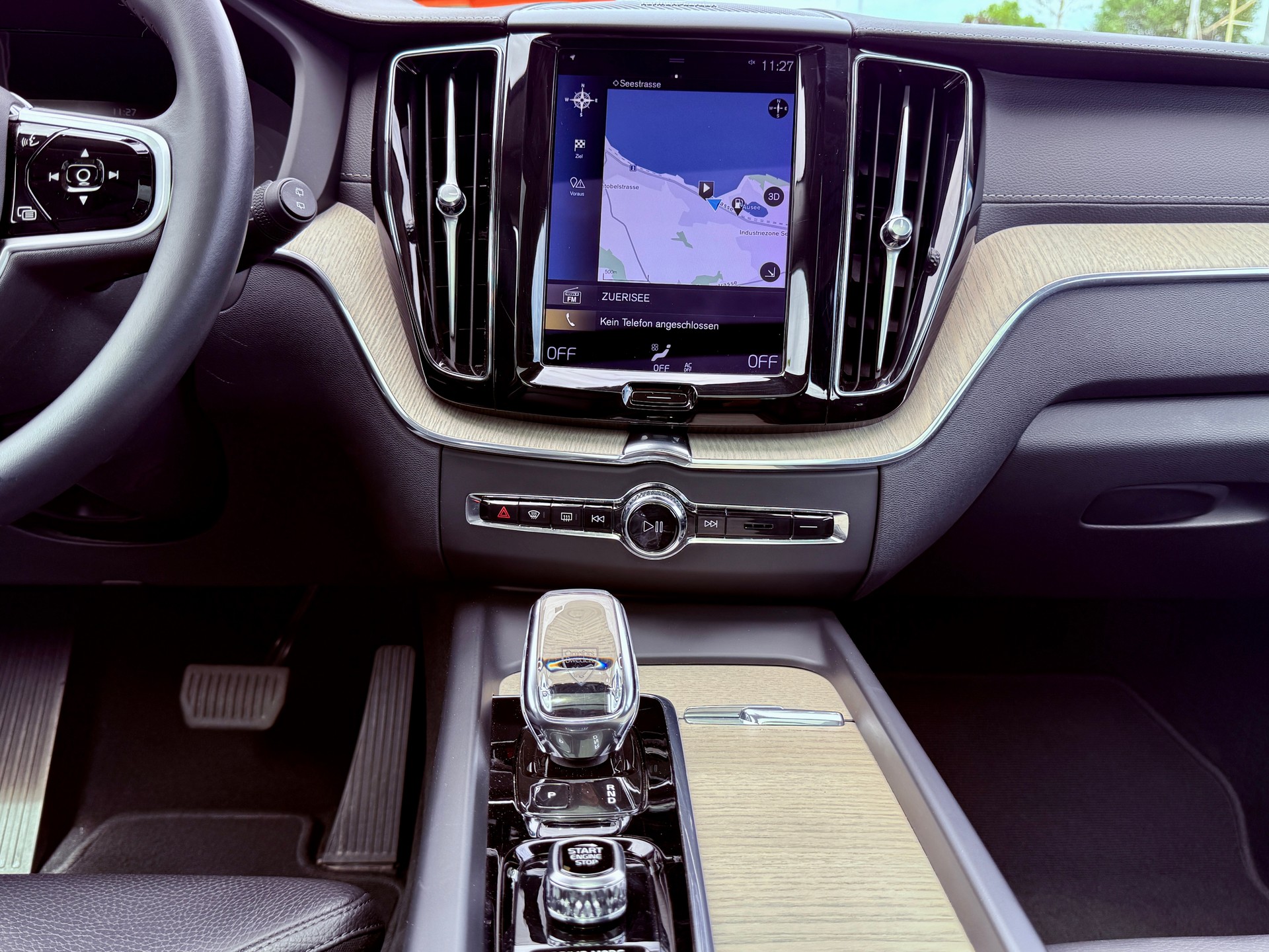 VOLVO XC60 B4 Diesel Mild Hybrid AWD Inscription Geartronic-image-19