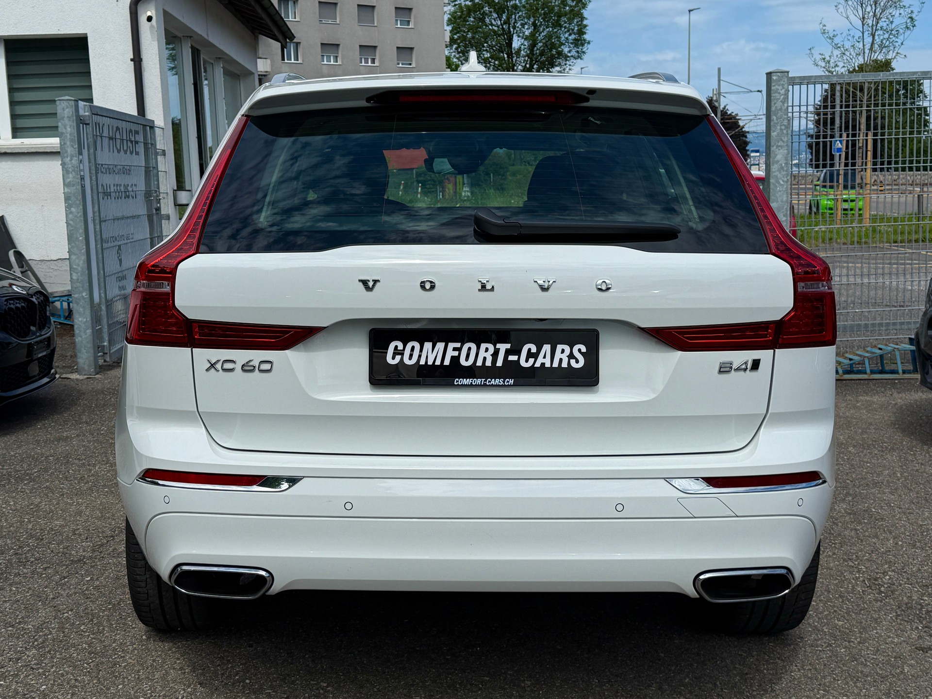 VOLVO XC60 B4 Diesel Mild Hybrid AWD Inscription Geartronic-image-6