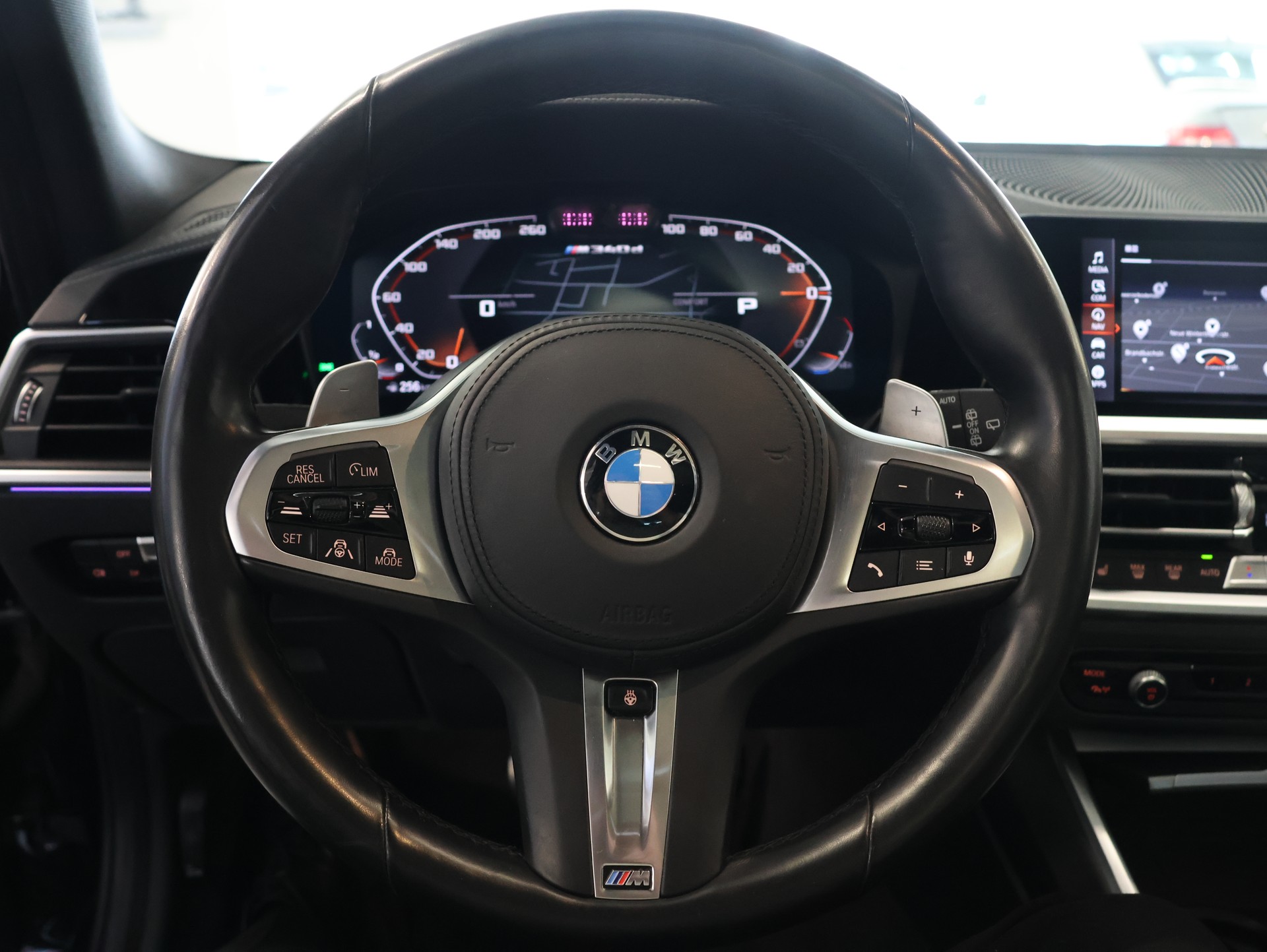 BMW M340d xDrive 48V Touring Steptronic Sport *360-Kamera* *Harmon & Cardon* *M-Paket**-image-19